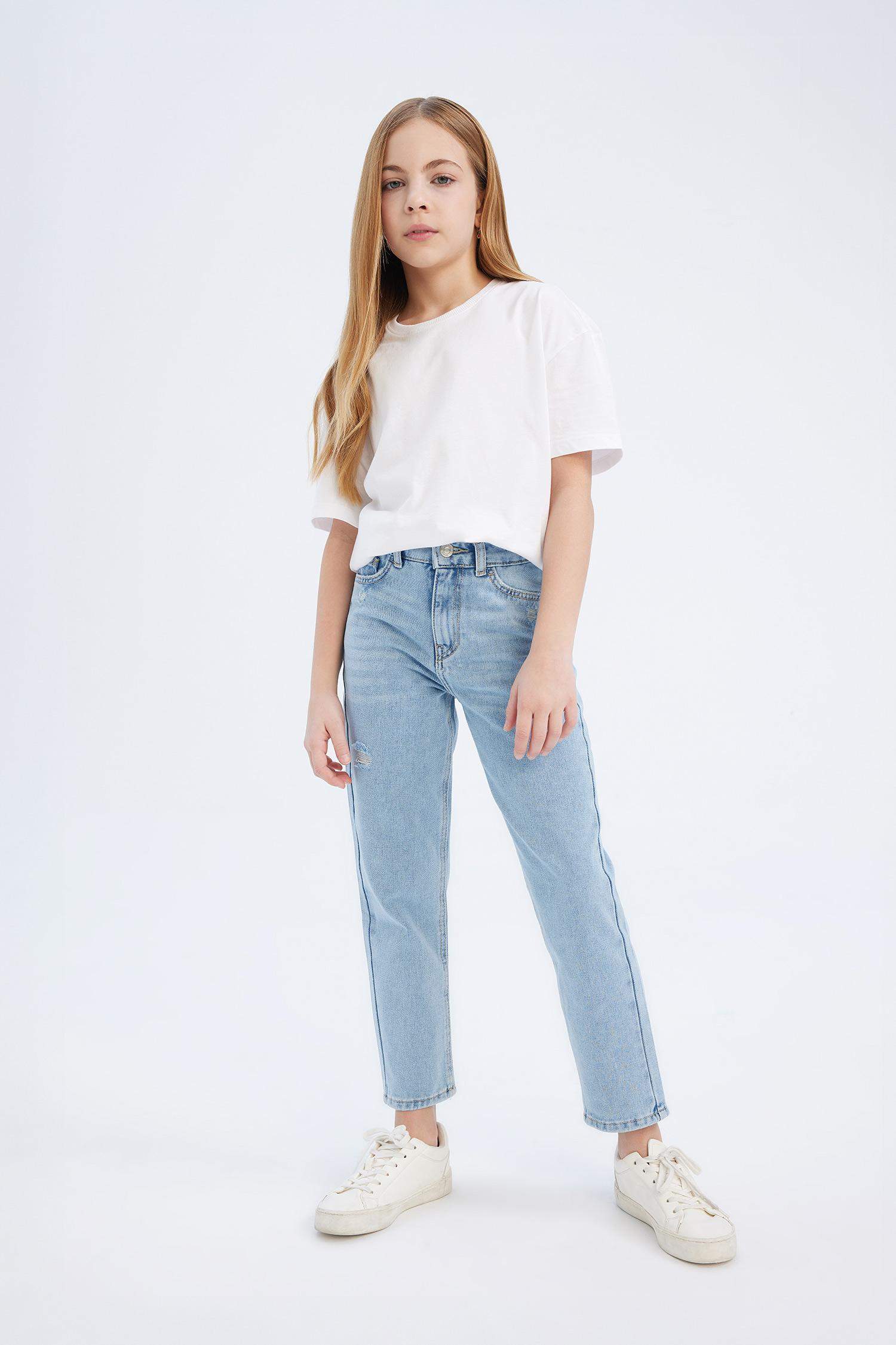 بنطرون جينز بناتي موم فيت برجل عادي