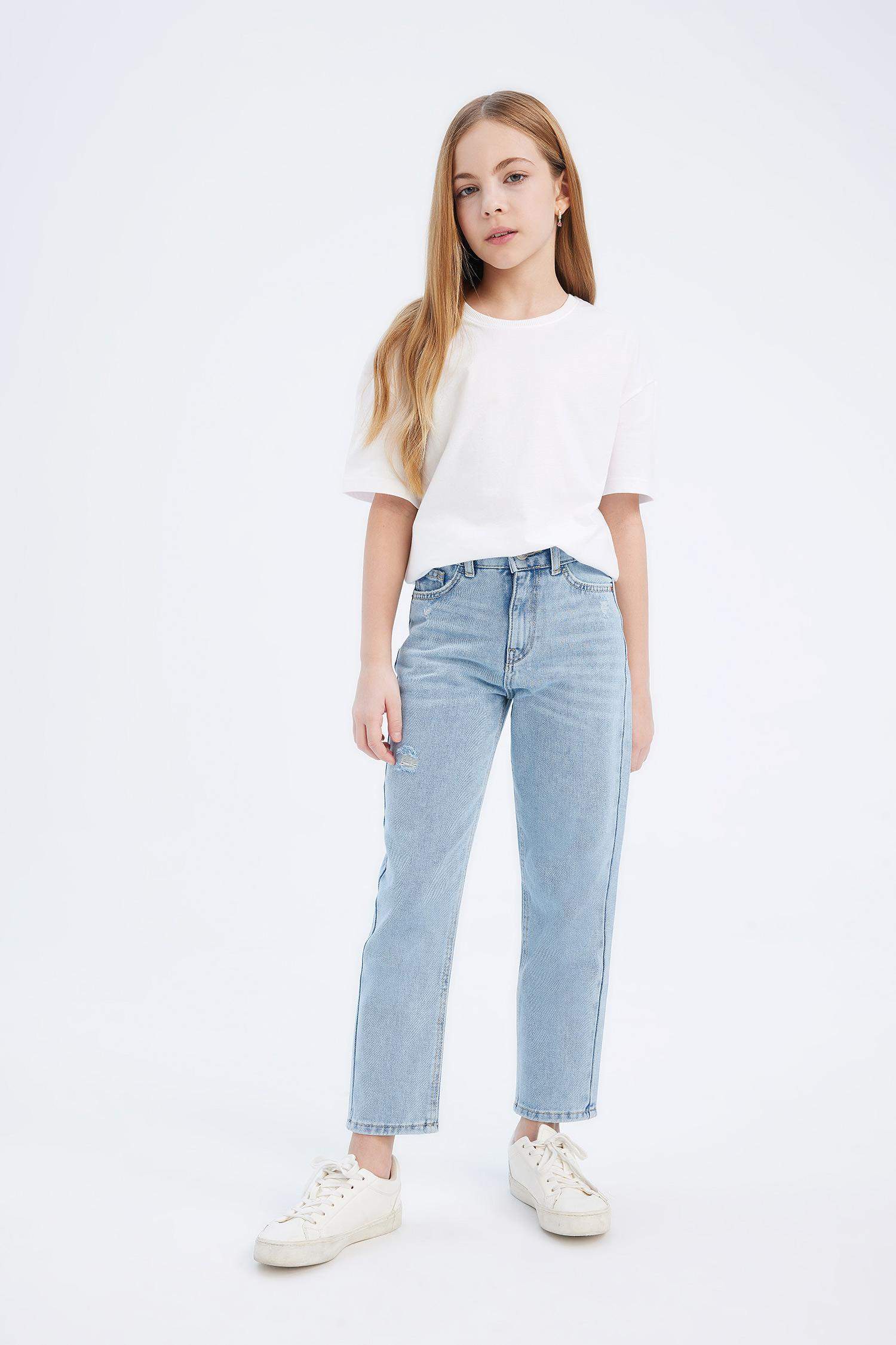 بنطرون جينز بناتي موم فيت برجل عادي