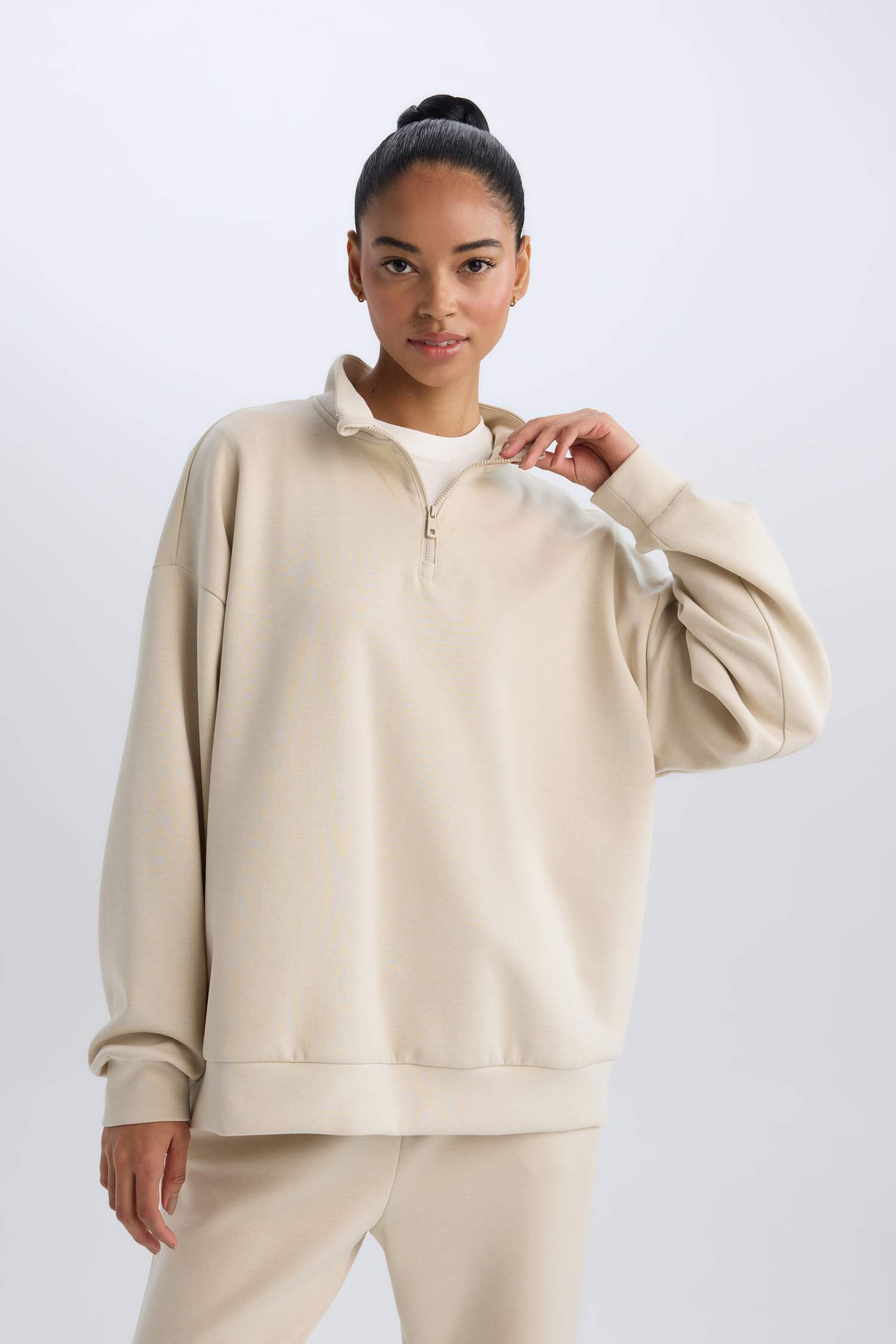 Standart Fit Yarım Fermuarlı Skuba Dalgıç Kumaş Sporcu Sweatshirt