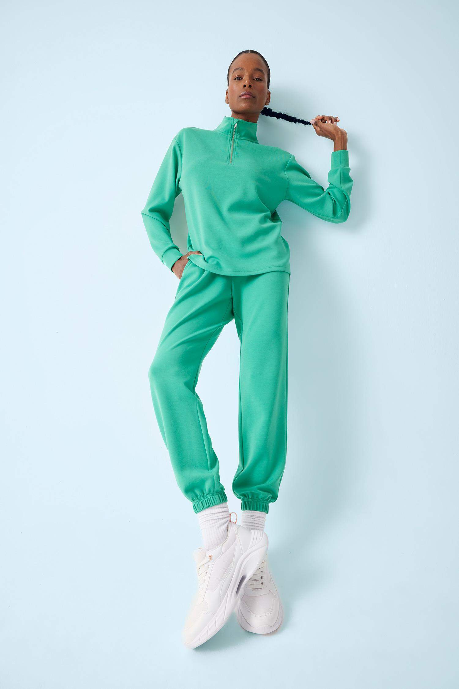 DeFactoFit Oversize Geniş Kalıp Yarım Fermuarlı Dik Yaka Modal Sweatshirt