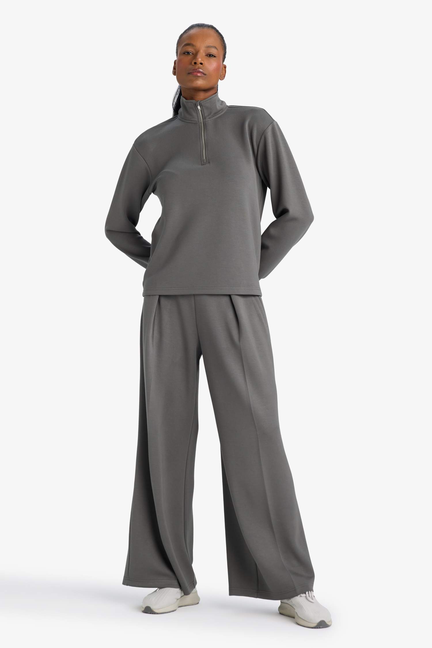 Oversize Geniş Kalıp Yarım Fermuarlı Modal Sporcu Sweatshirt