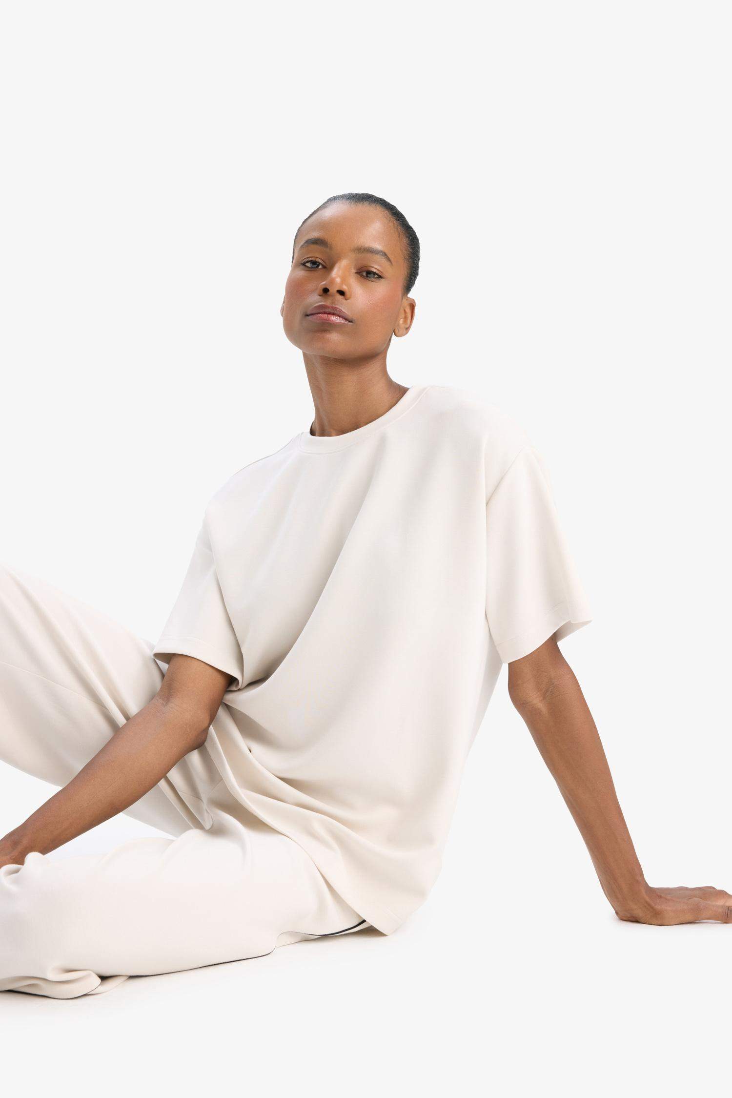 DeFactoFit Oversize Geniş Kalıp Bisiklet Yaka Modal Kısa Kollu Tişört