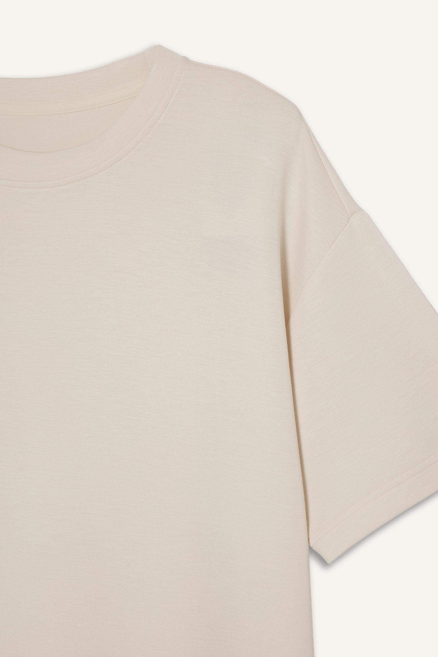 Oversize Geniş Kalıp Bisiklet Yaka Modal Kısa Kollu Tişört