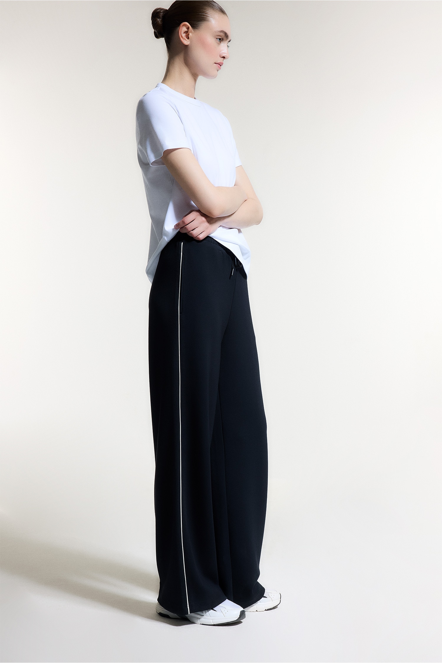 DeFacto Ultra Yumuşak Wide Leg Geniş Paça Standart Boy Modal Sporcu Pantolon görsel 2