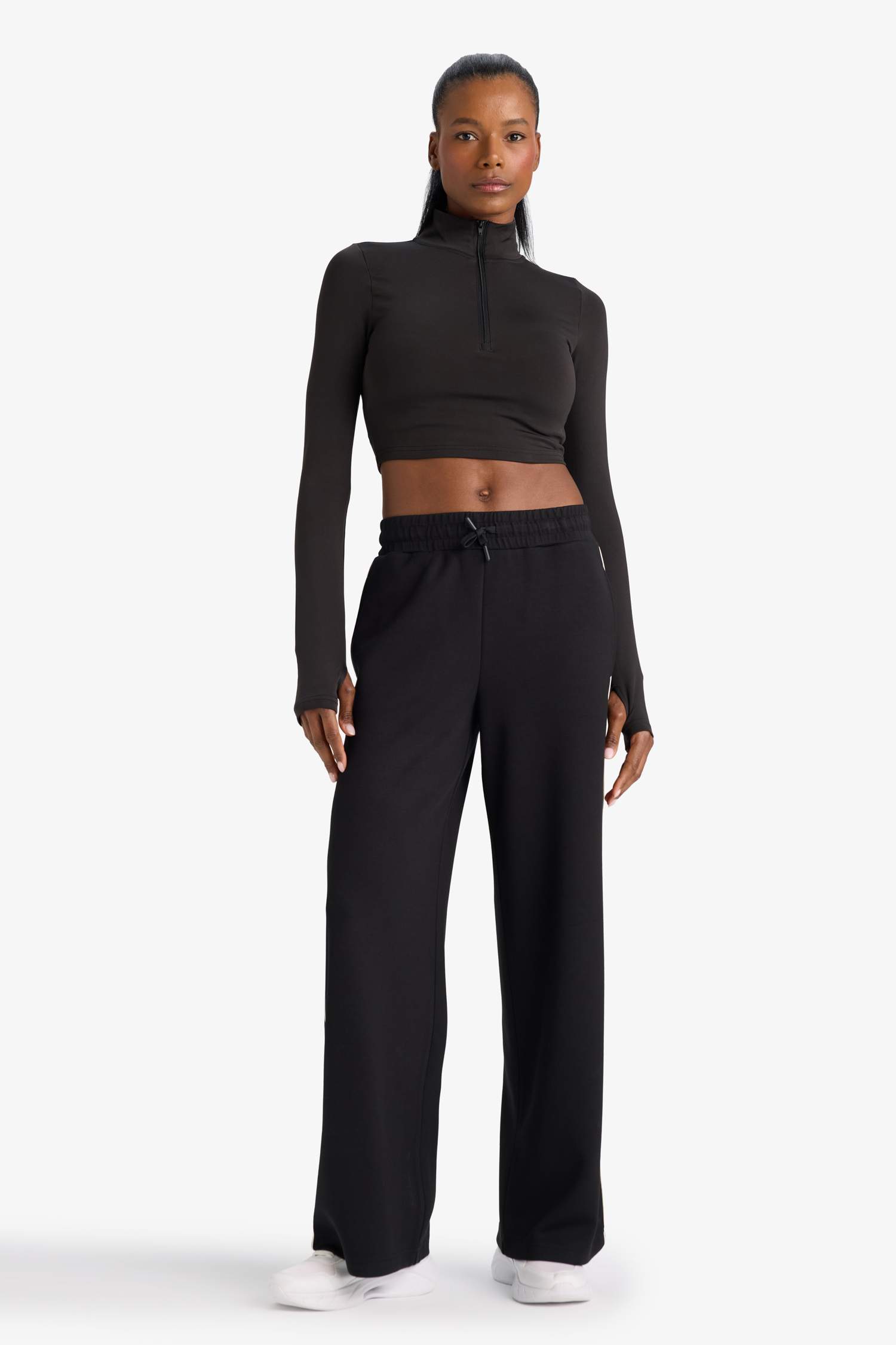 بنطرون رياضي منسوج برجل واسع وايد ليج