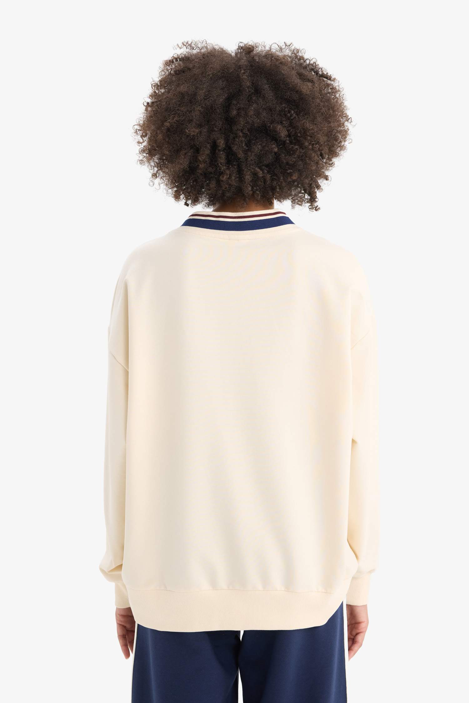 DeFactoFit Oversize Geniş Kalıp V Yaka Baskılı Sporcu Sweatshirt