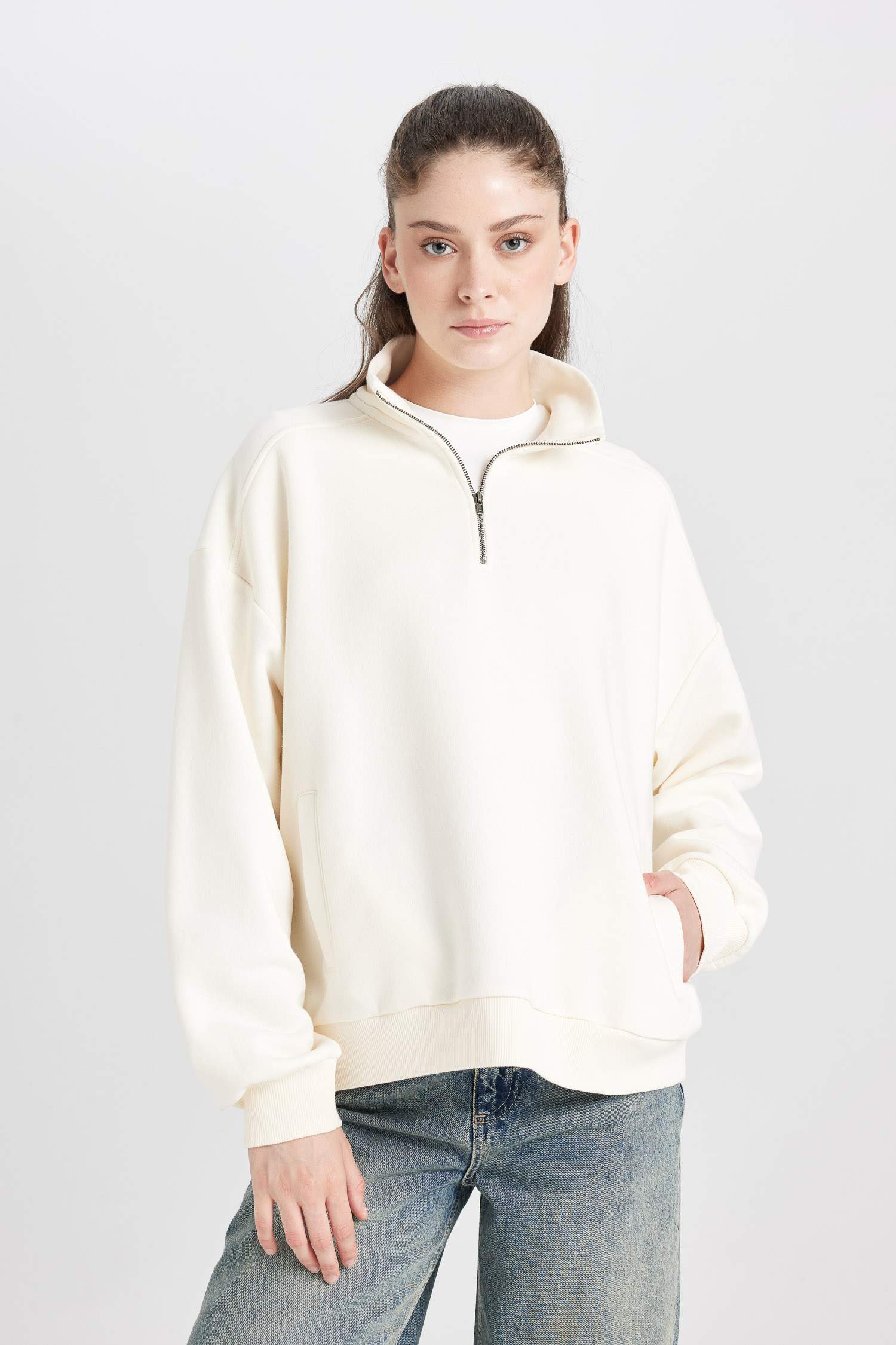 Oversize Geniş Kalıp Fermuarlı Dik Yaka Cepli Basic Düz Kalın Sweatshirt