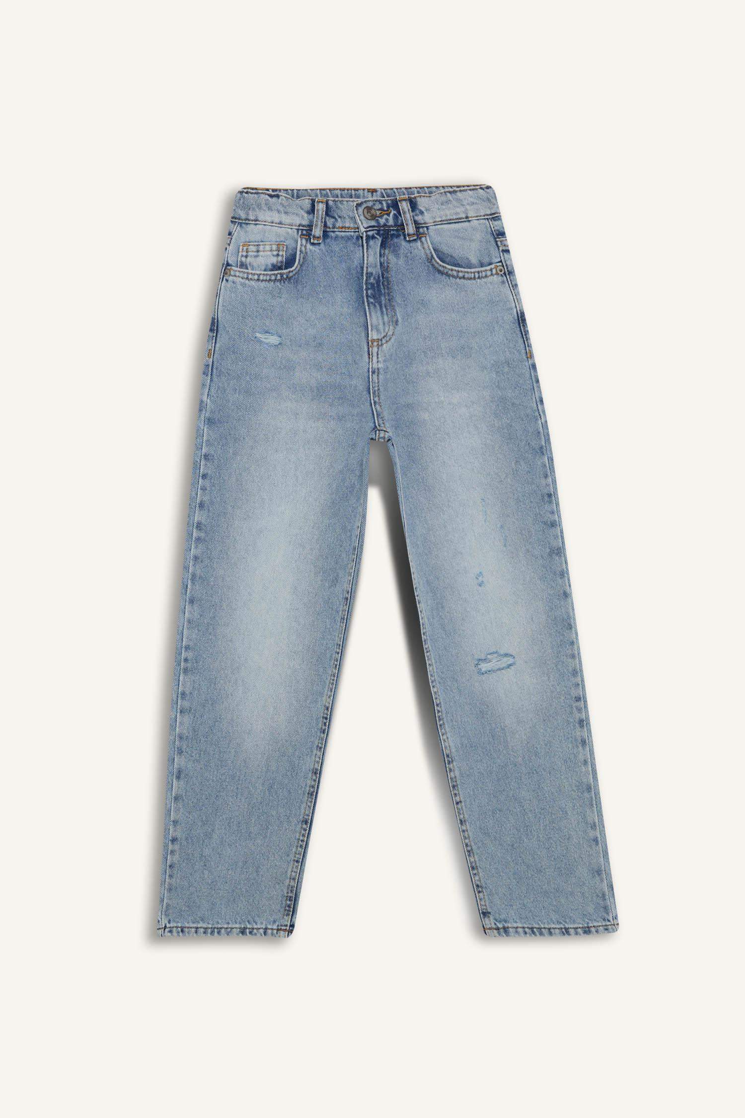 Boy Loose Fit Straight Leg Jeans