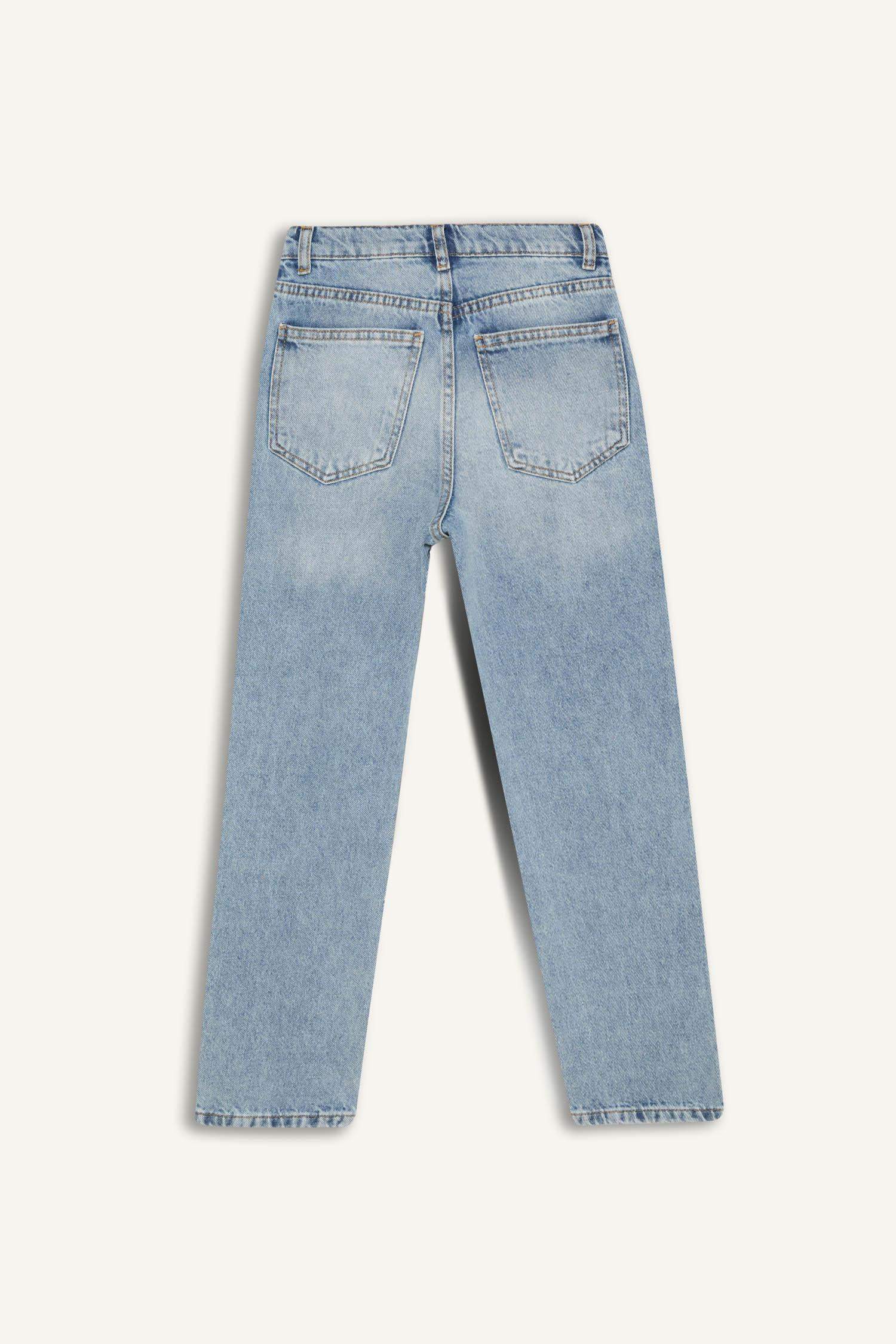 Boy Loose Fit Straight Leg Jeans