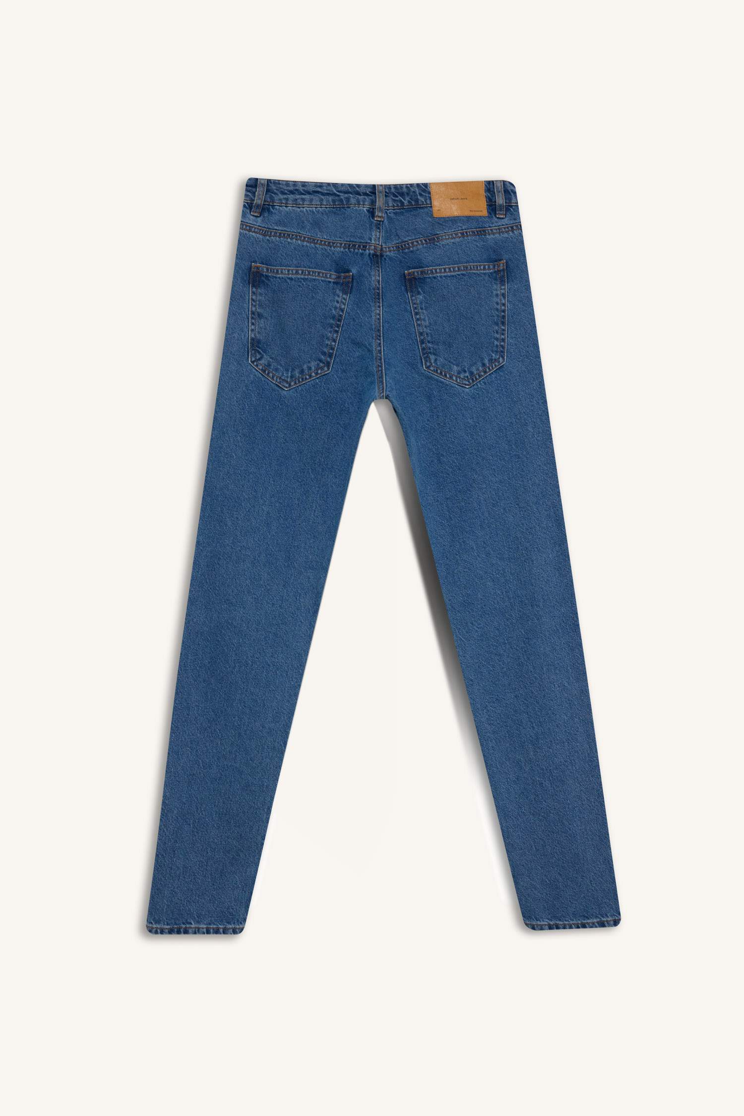 Джинсы с зауженной посадкой