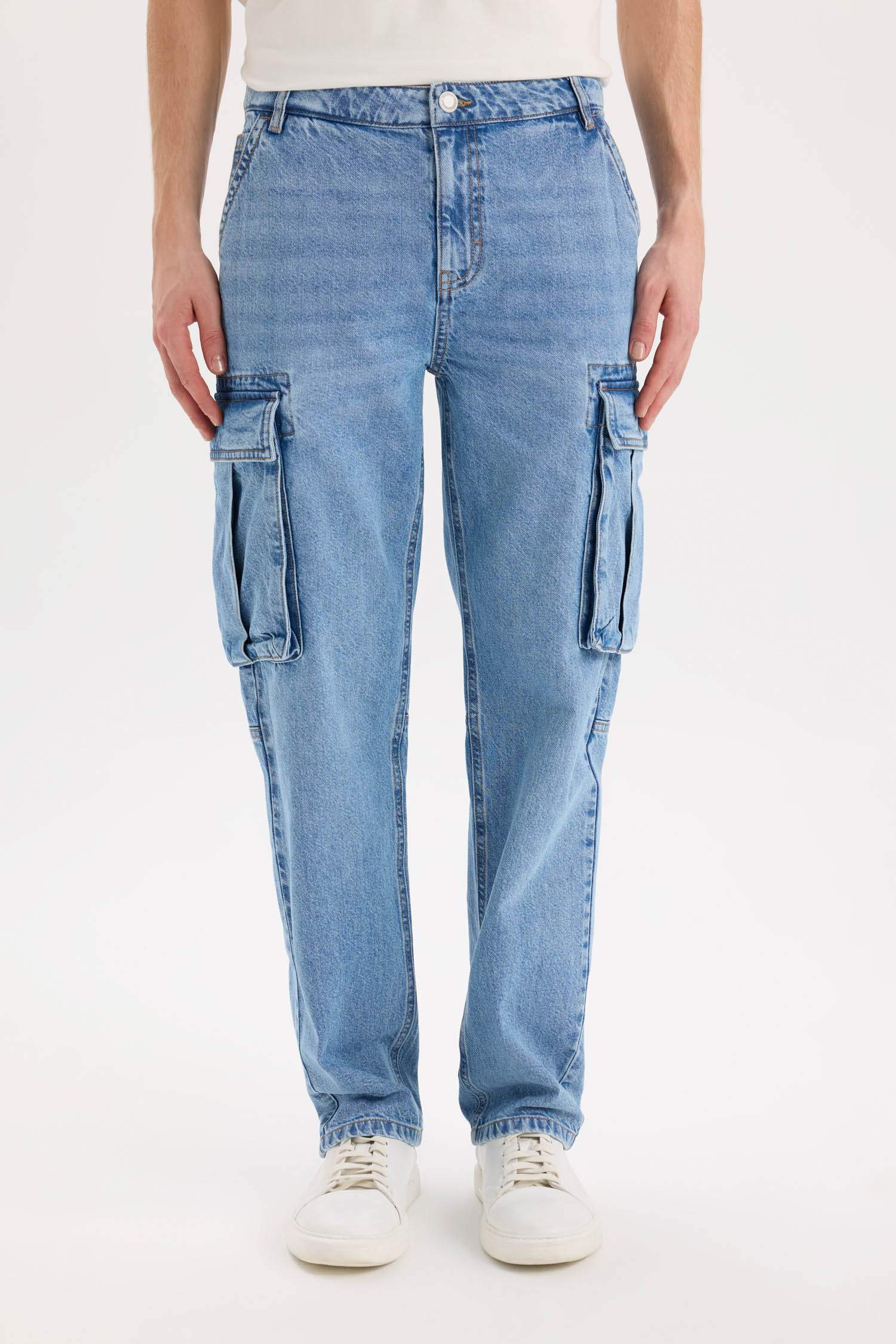 Джинсы Relax Fit с широкими штанинами