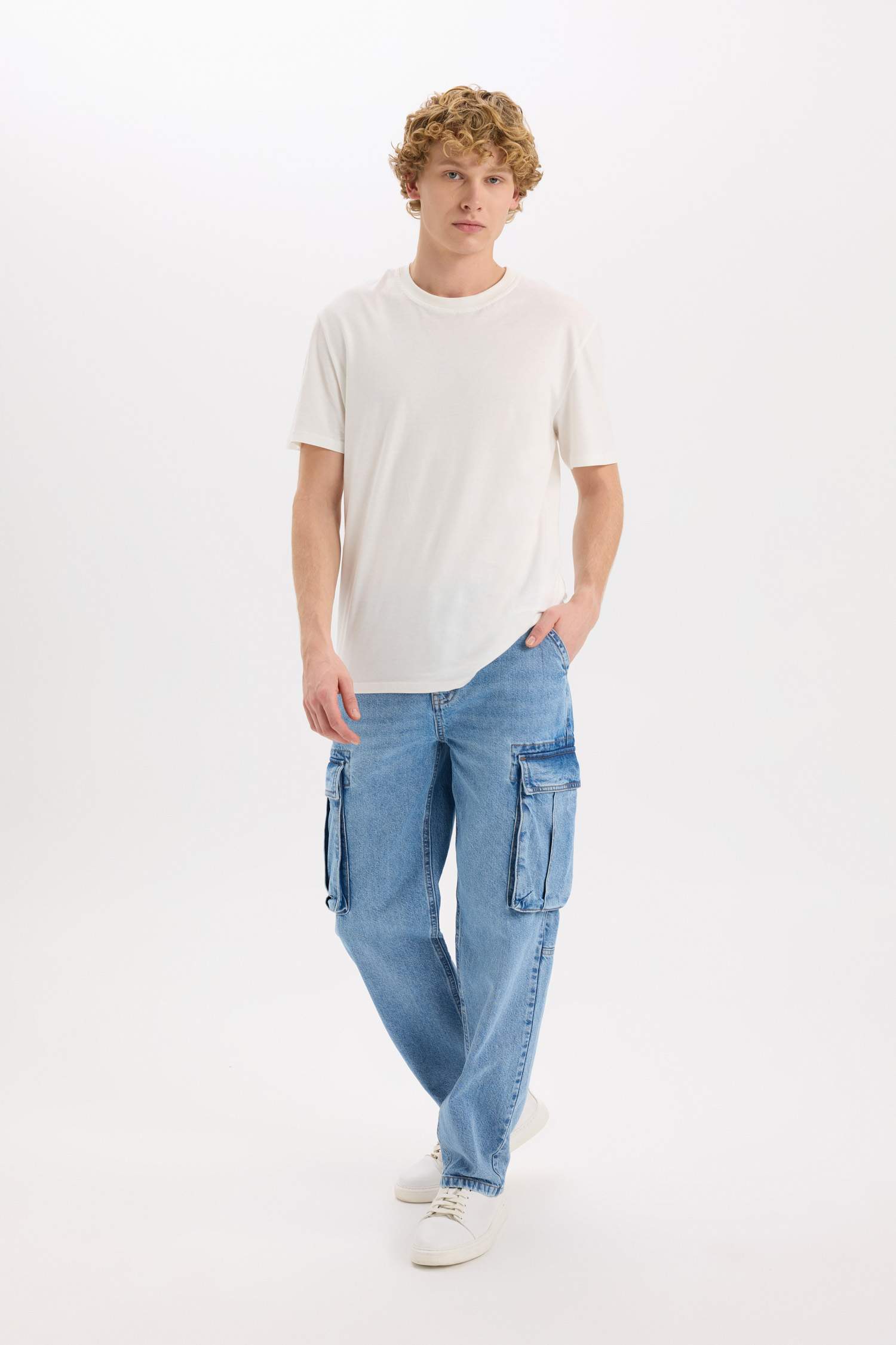 Джинсы Relax Fit с широкими штанинами