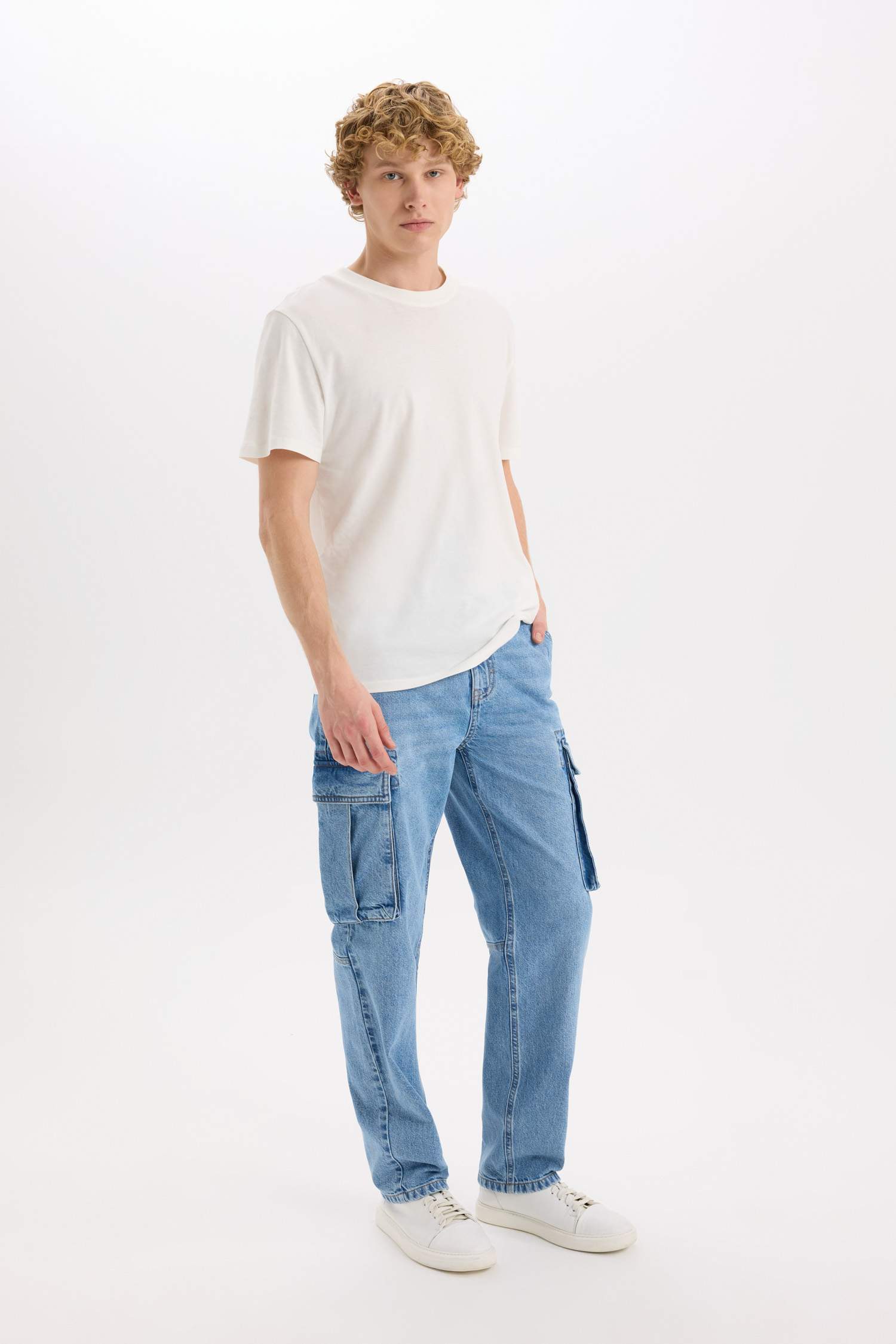 Джинсы Relax Fit с широкими штанинами