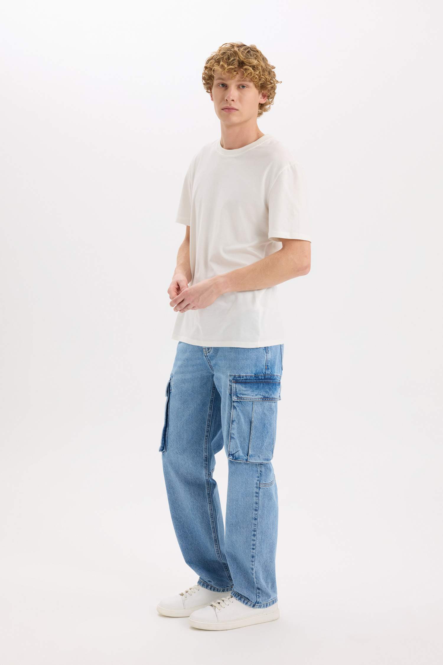 Джинсы Relax Fit с широкими штанинами