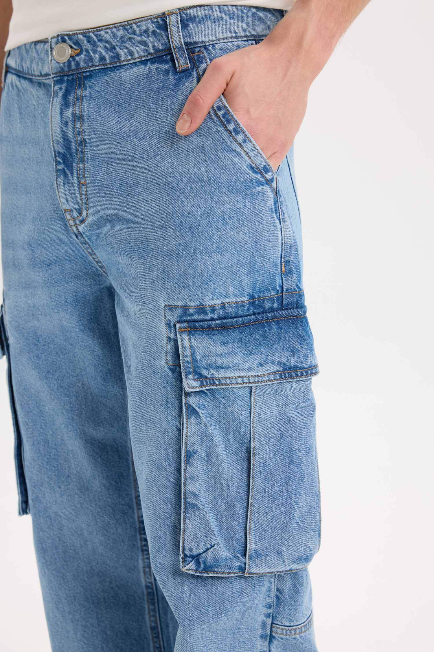 Джинсы Relax Fit с широкими штанинами