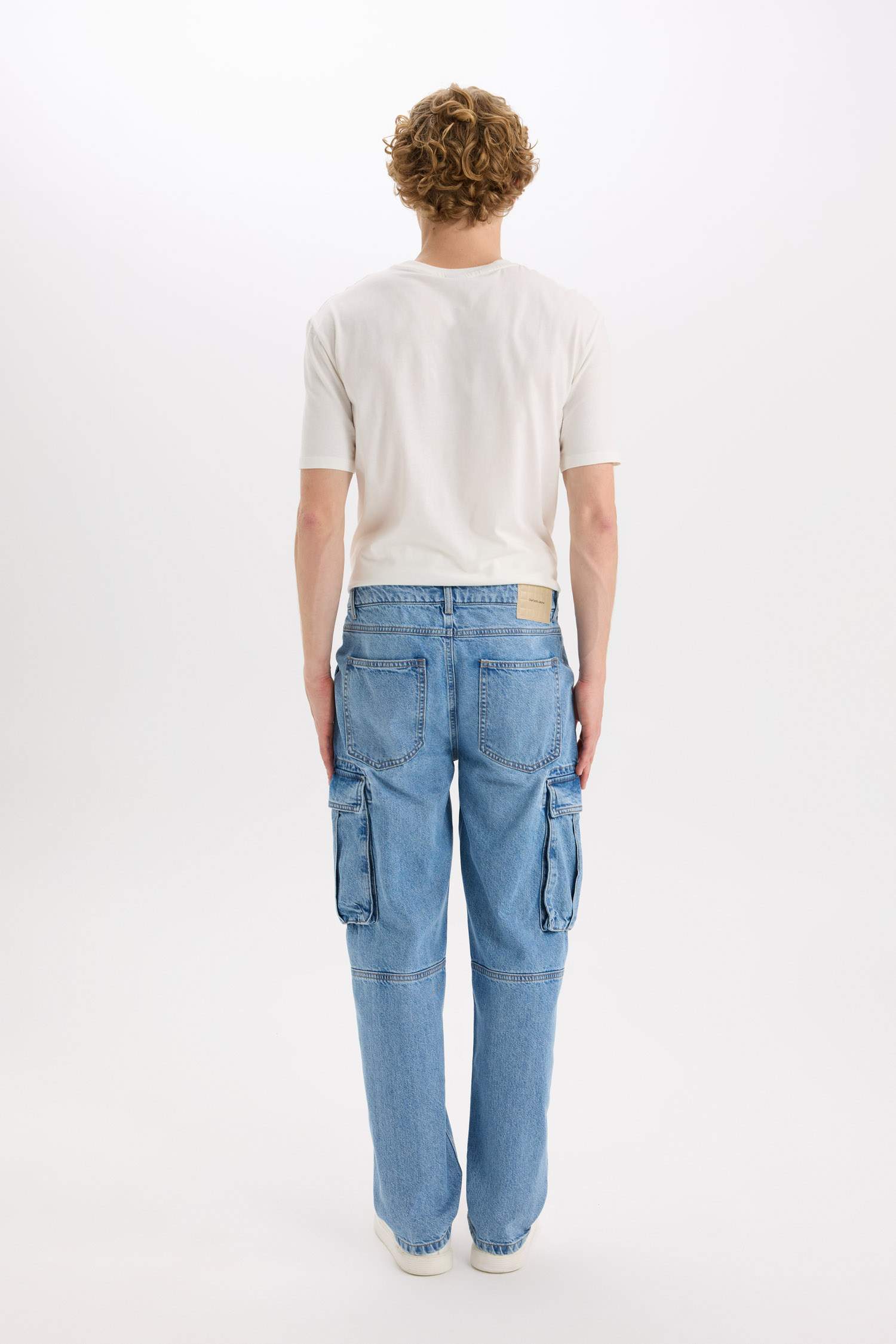 Джинсы Relax Fit с широкими штанинами