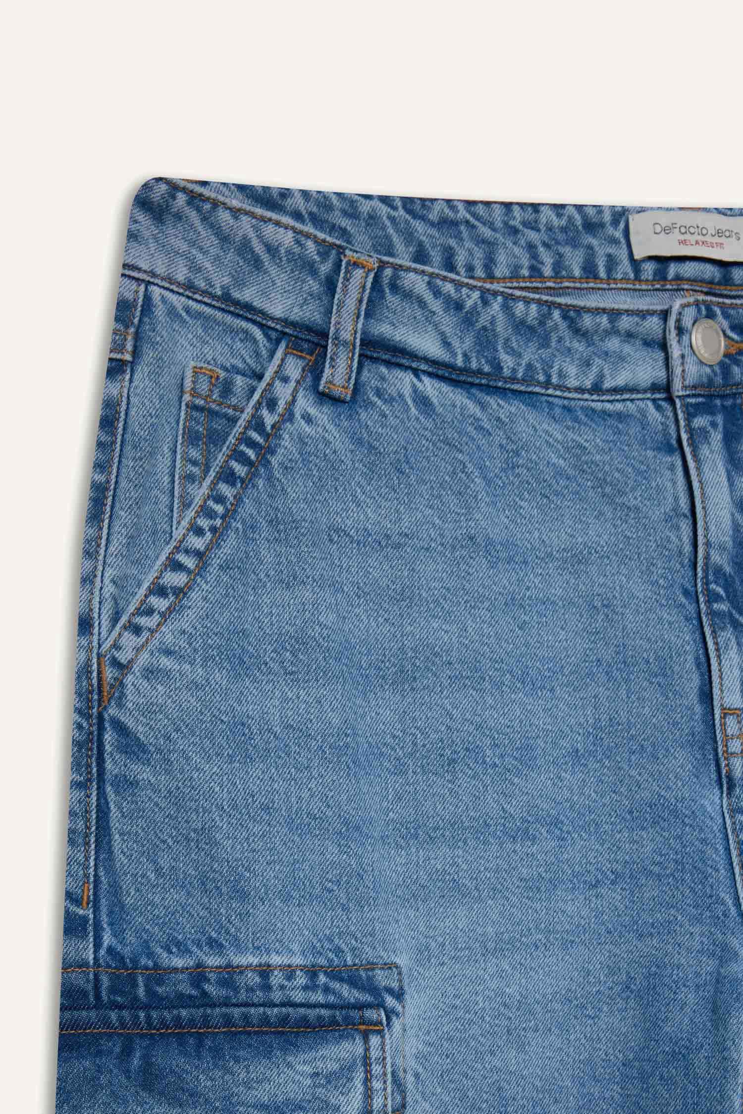 Джинсы Relax Fit с широкими штанинами