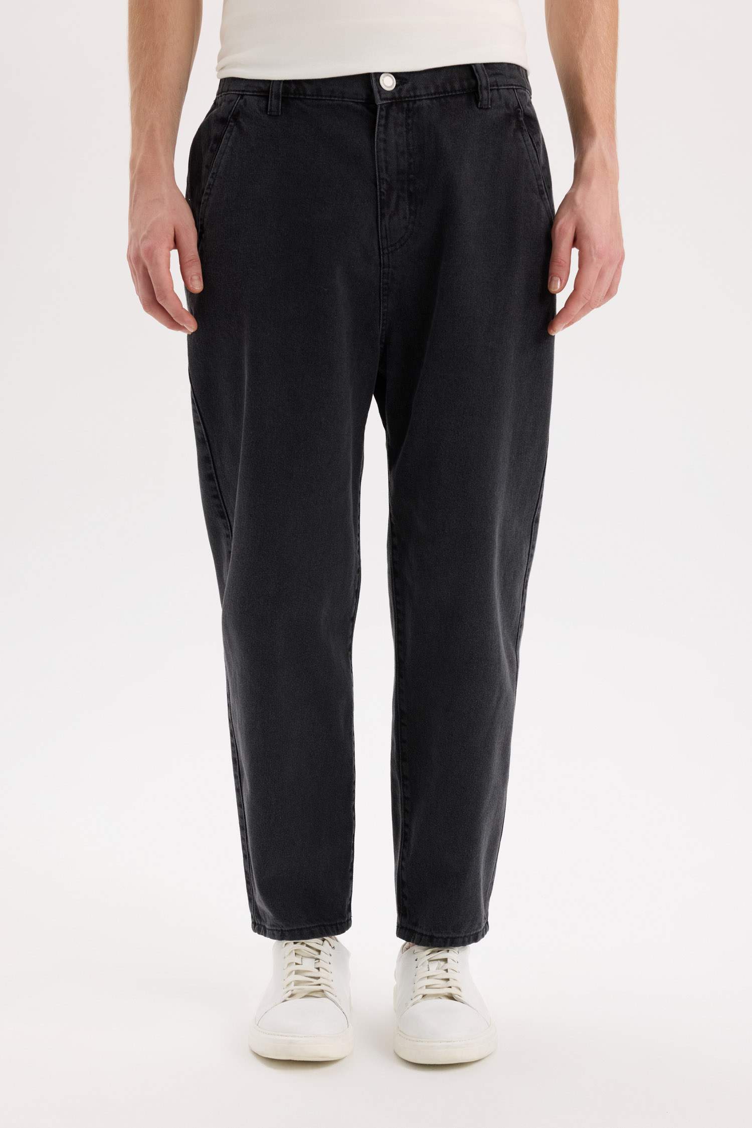 Relaxed Slouchy Fit Wide Leg Jeans