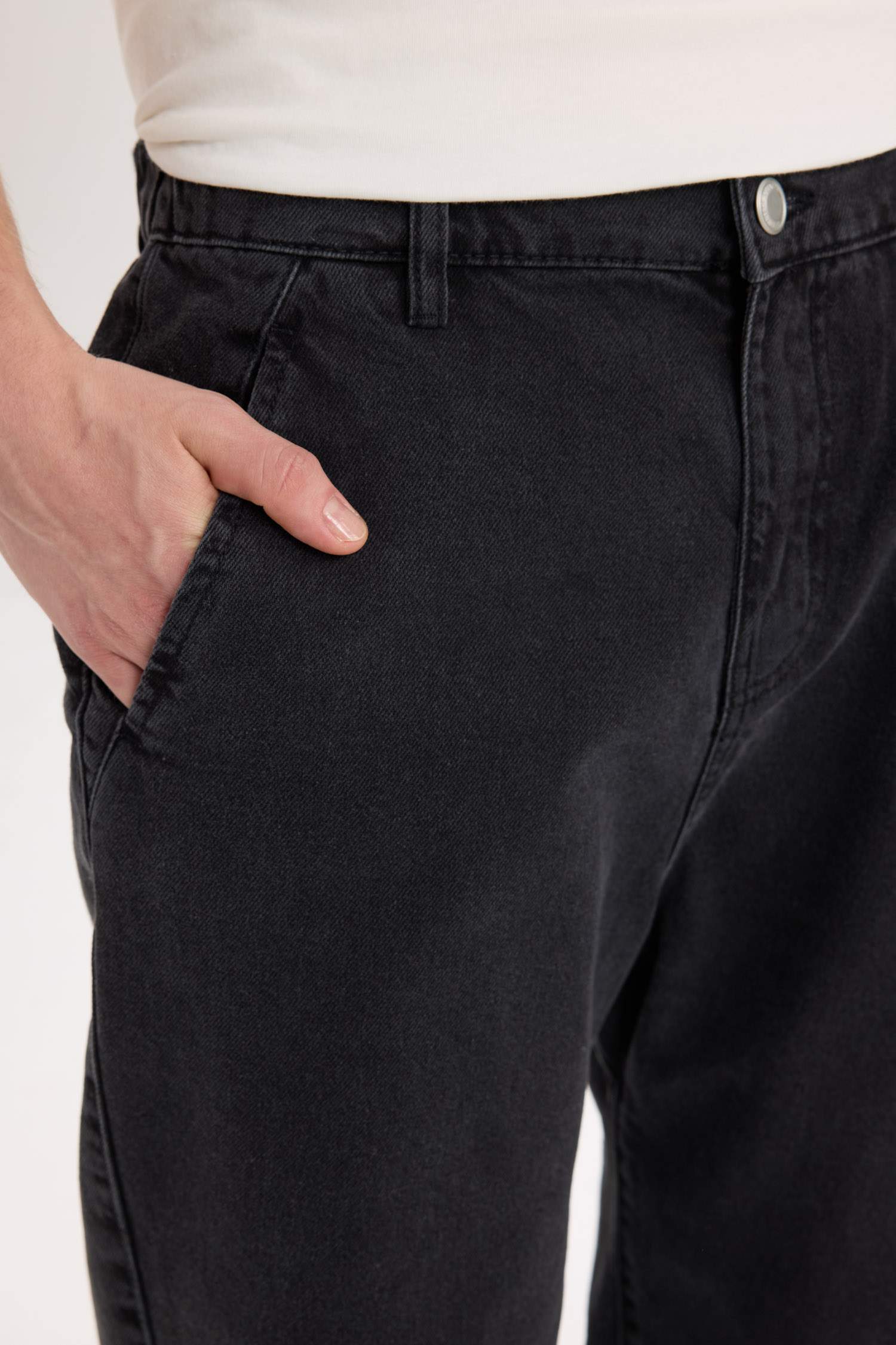 Relaxed Slouchy Fit Wide Leg Jeans