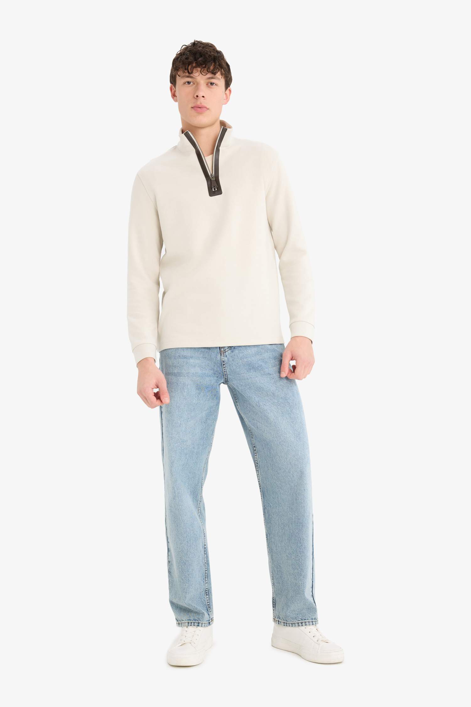 Regular Fit Dik Yaka Yarım Fermuarlı Basic Düz Sweatshirt