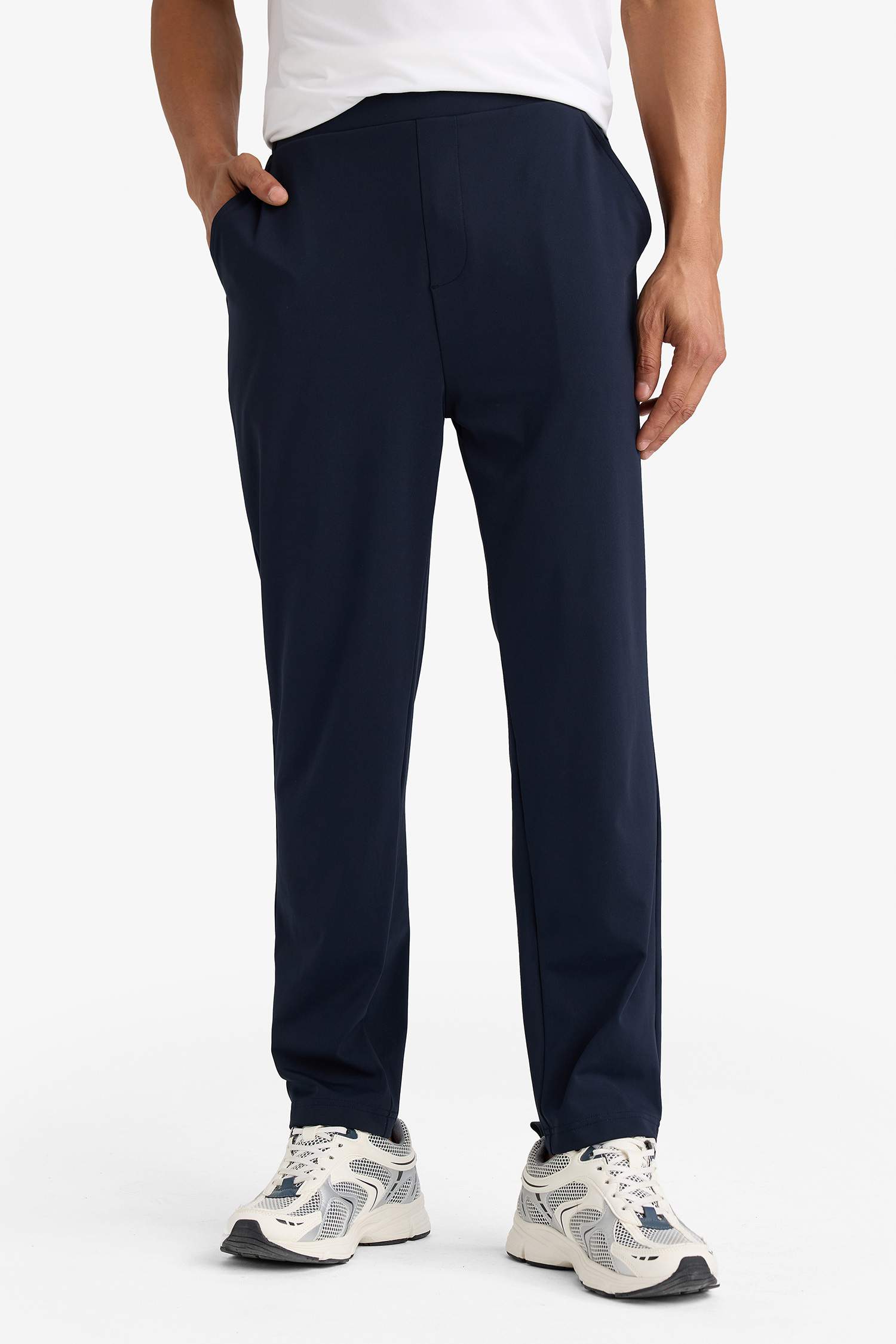 DeFactoFit Slim Fit Dar Kesim Standart Paça Multifonksiyonel Ultrastrech Sporcu Jogger