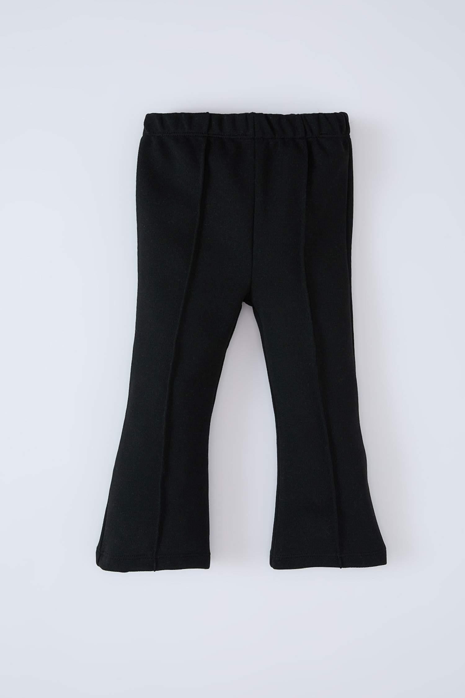 طقم من قطعتين بلوزة كارو برقبة مستديرة و سروال ضيق للبيبي بنت