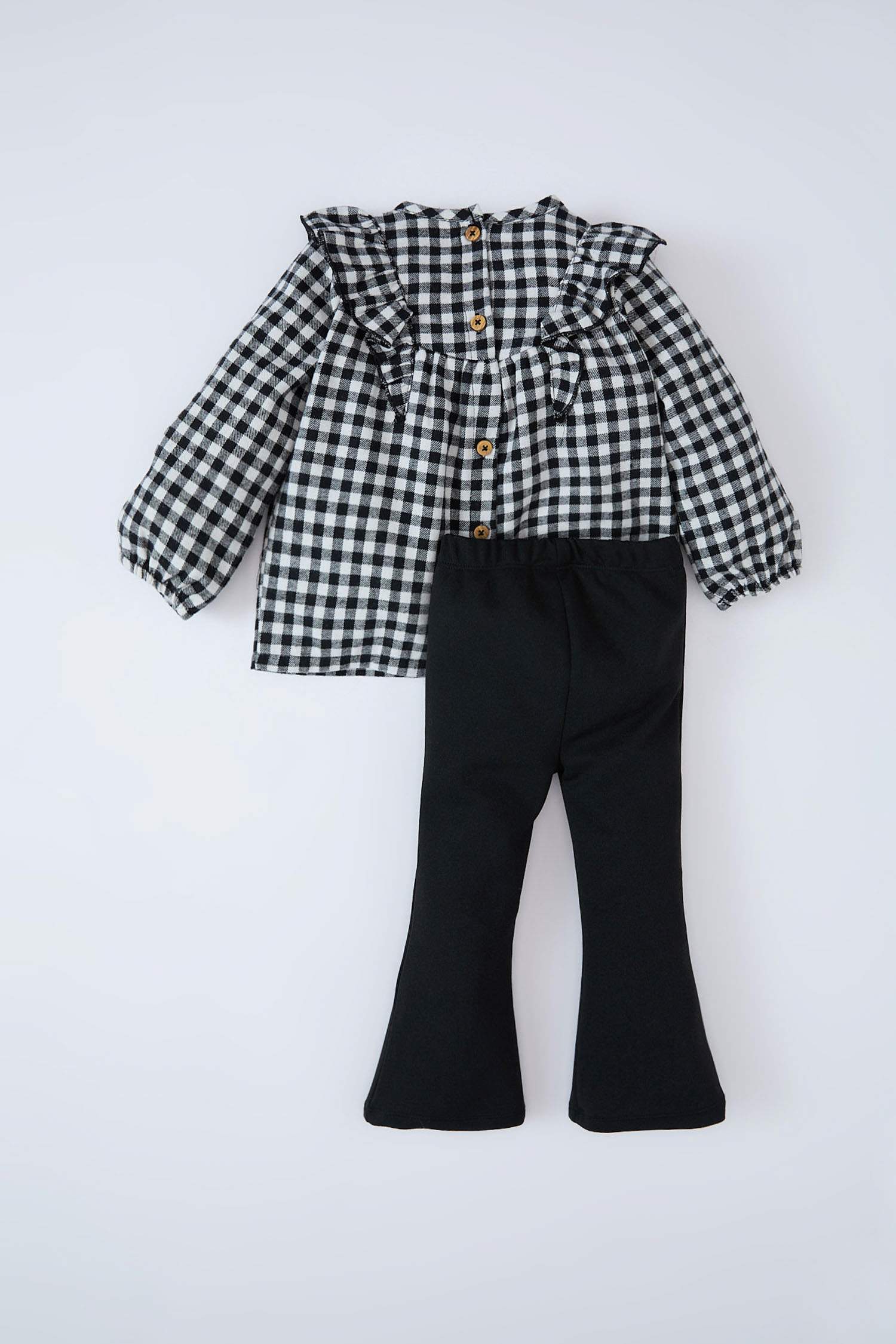 طقم من قطعتين بلوزة كارو برقبة مستديرة و سروال ضيق للبيبي بنت