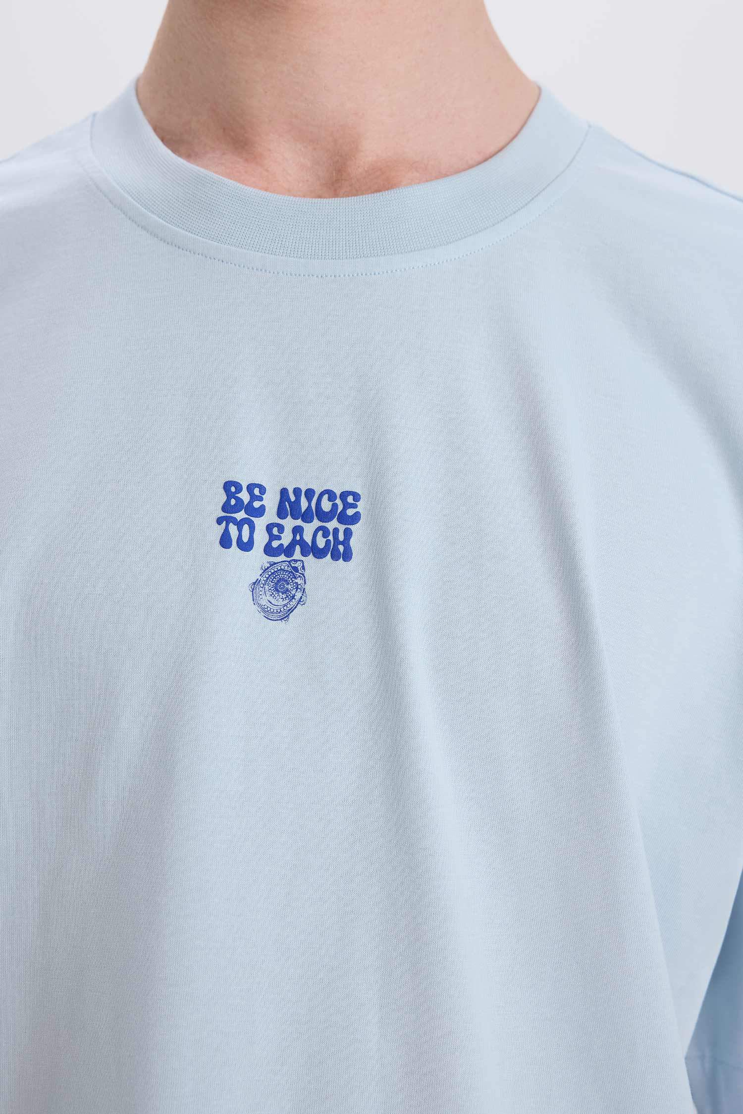 %100 Pamuk Oversize Geniş Kalıp Bisiklet Yaka Sırt Baskılı Kısa Kollu Tişört