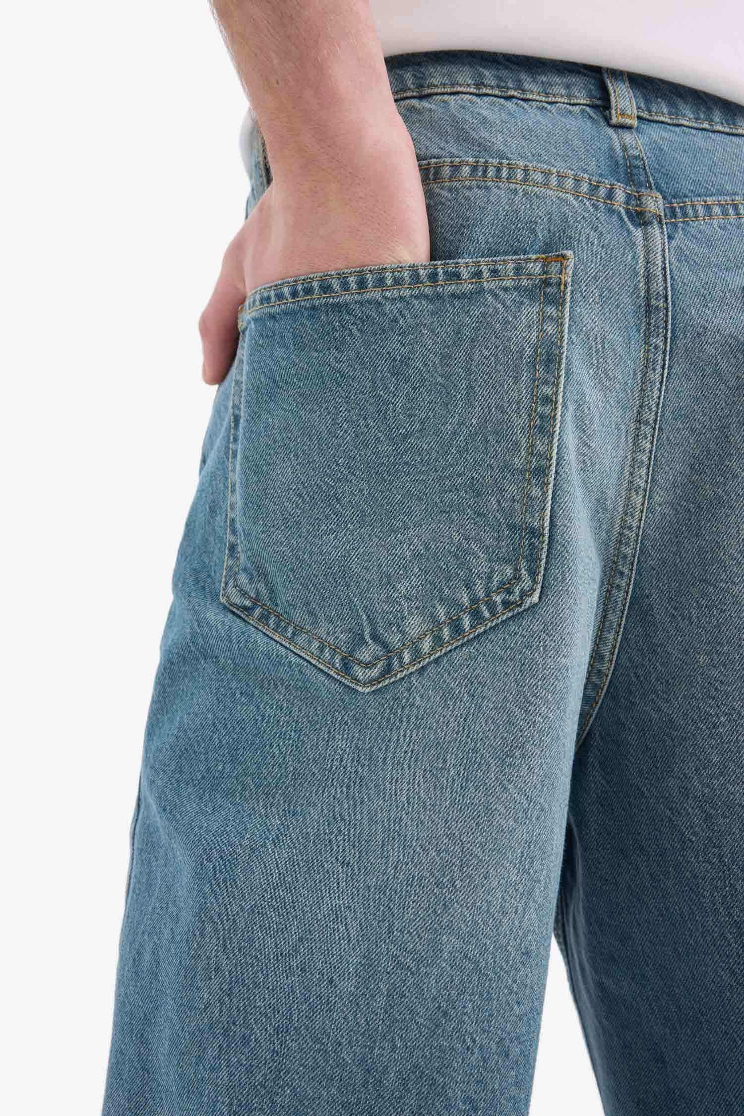 بنطلون قطن باجي فيت برجل عادي وتأثير باهت