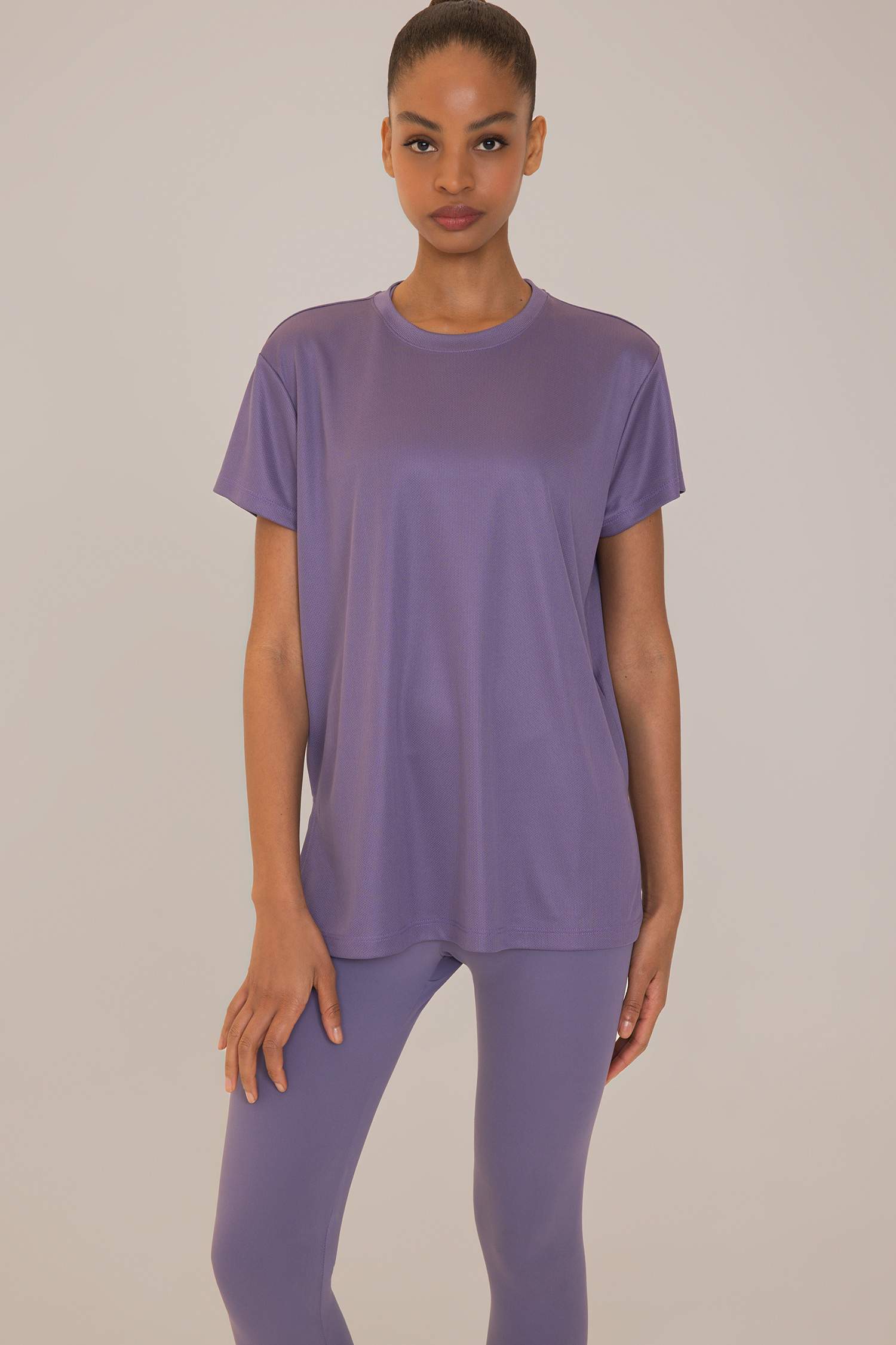 Oversize Geniş Kalıp Bisiklet Yaka Sporcu Kısa Kollu Tişört