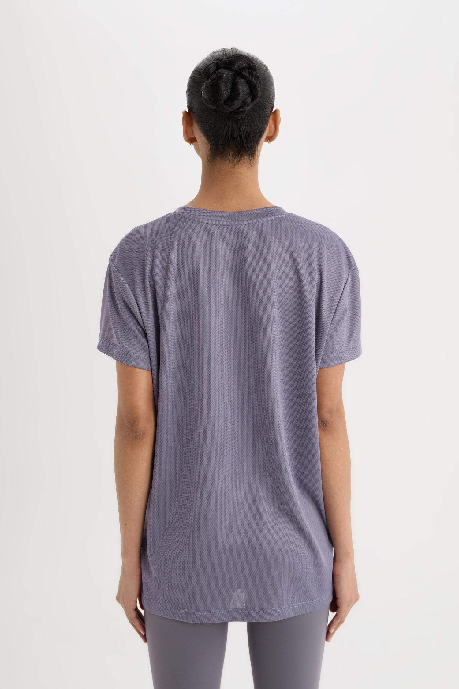 Oversize Geniş Kalıp Bisiklet Yaka Sporcu Kısa Kollu Tişört