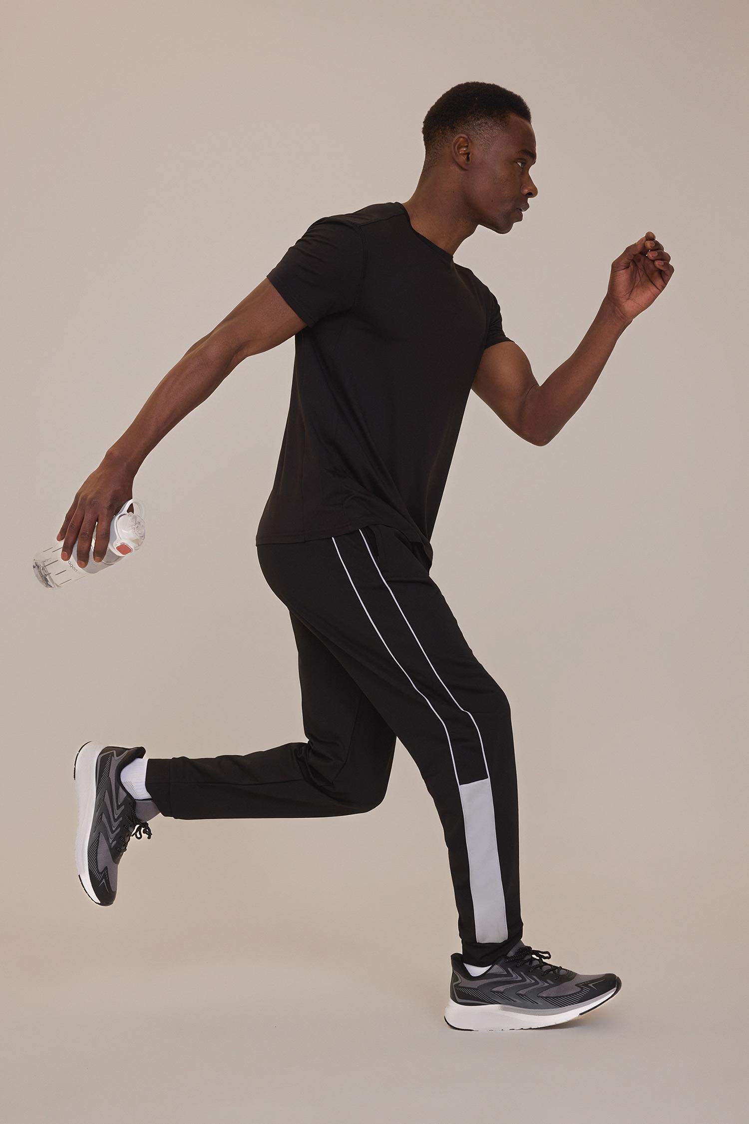 DeFactoFit Esnek Kumaş Standart Fit Bisiklet Yaka Sırt Baskılı Sporcu Kısa Kollu Tişört