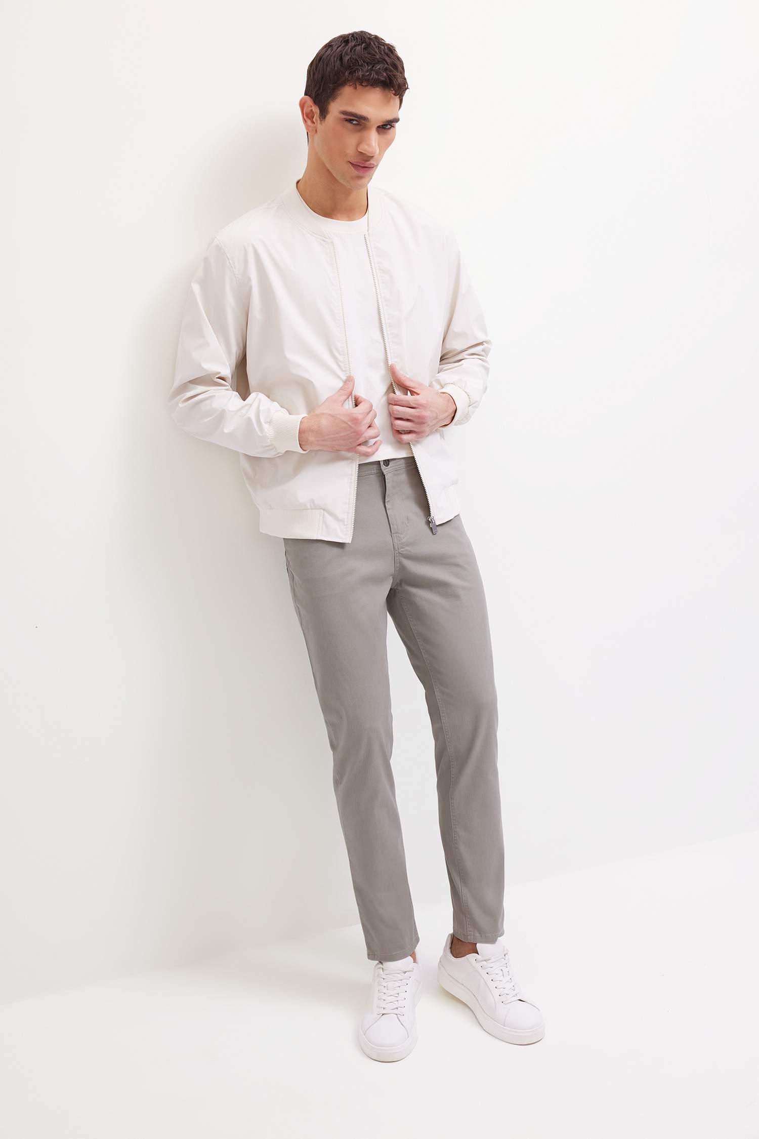 Su İtici Slim Fit Dar Kesim Bomber Kolej Yaka Fermuarlı Çift Cepli Mevsimlik Hafif Mont