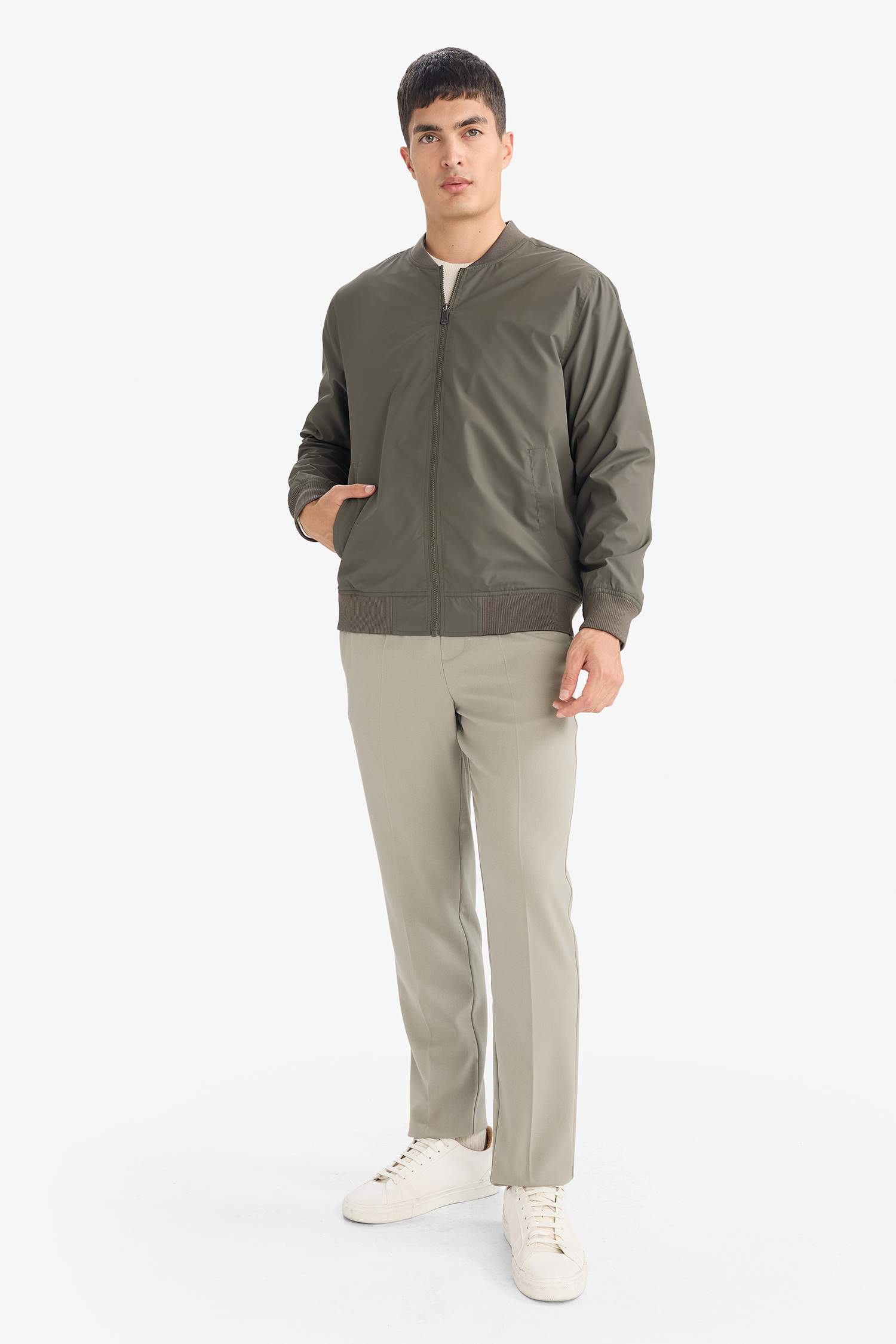 جاكيت بومبر سليم فيت طارد للماء مبطن