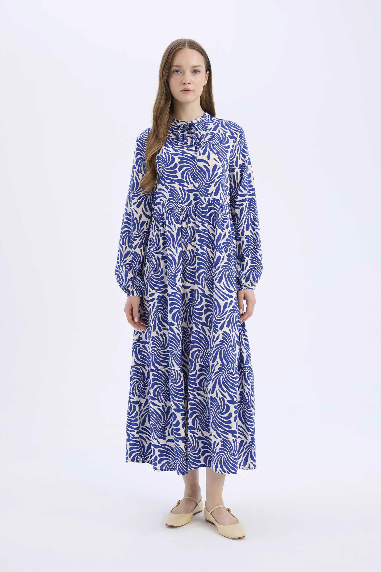 فستان طويل مطبوع من فيسكوز برقبة مستديرة