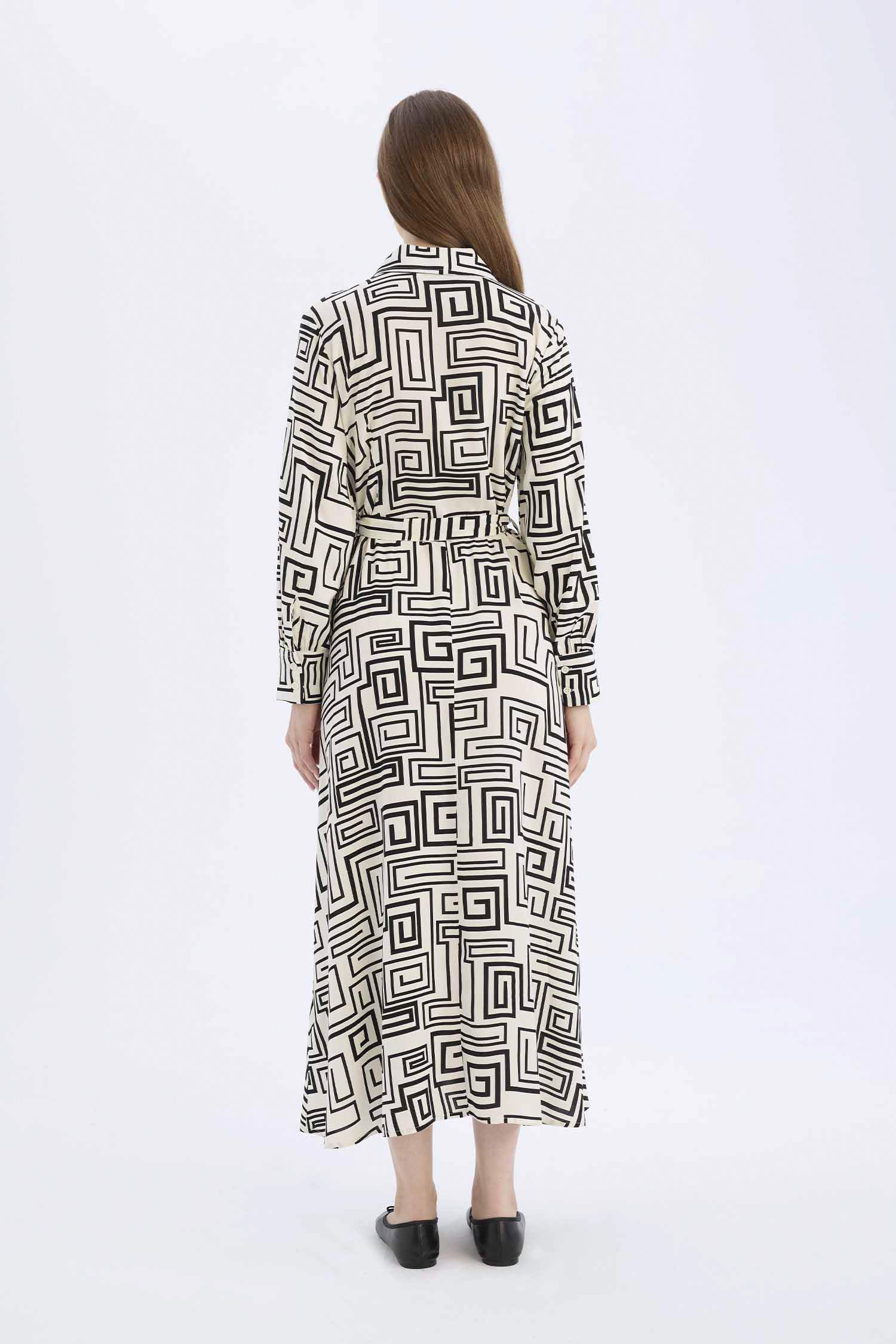 فستان كم طويل مطبوع من فيسكوز برقبة قميص