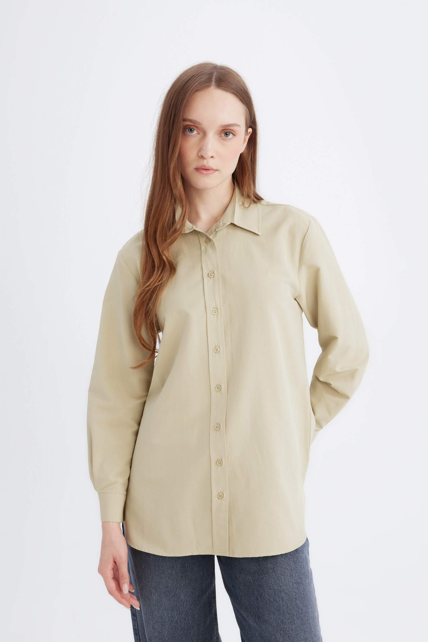 قميص سادة بوبلين ردن طويل قصة مريحة