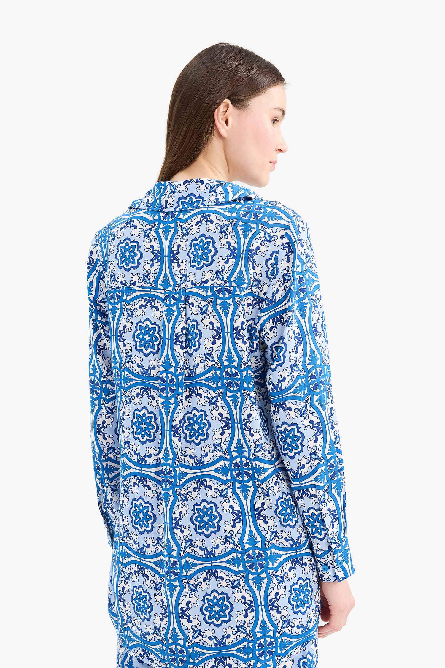 تونيك فيسكوز مطبوع قصة مريحة بياقة قميص