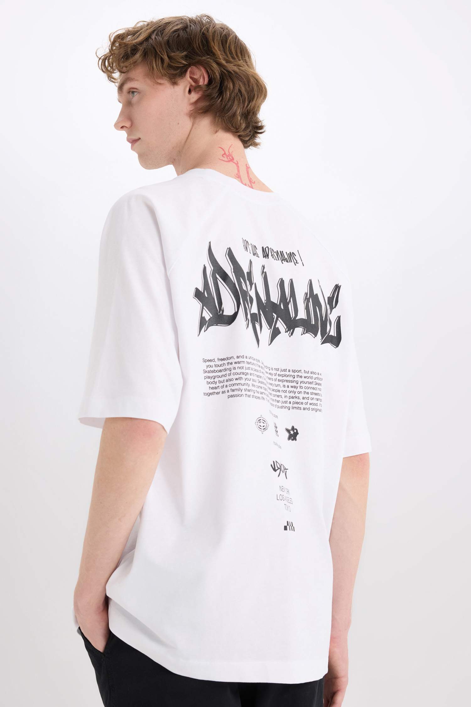 %100 Pamuk Loose Fit Bisiklet Yaka Sırt Baskılı Kısa Kollu Tişört