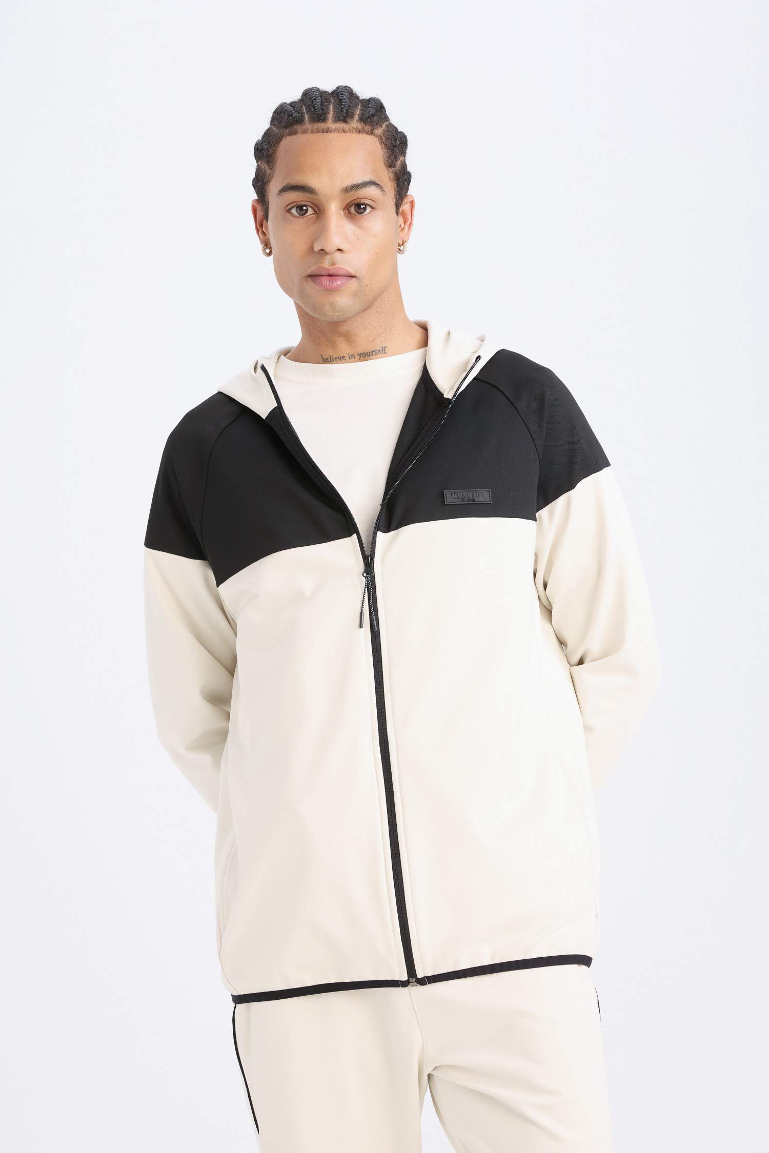 جاكيت رياضي قماش سكوبا قصة عادية بسحاب من DeFactoFit