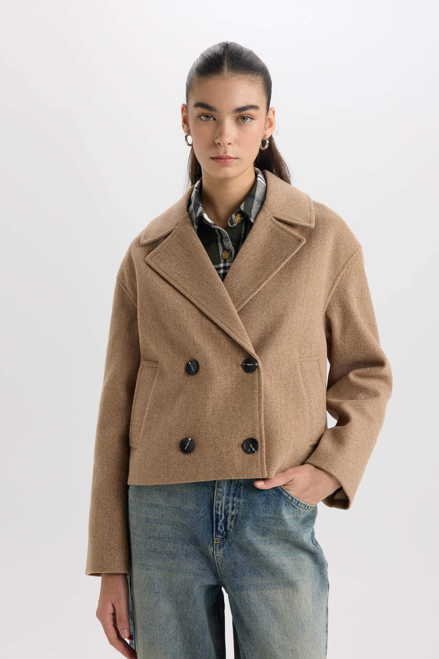 Regular Fit Smokin Yaka Düğmeli Cepli Kısa Kaşe Kaban