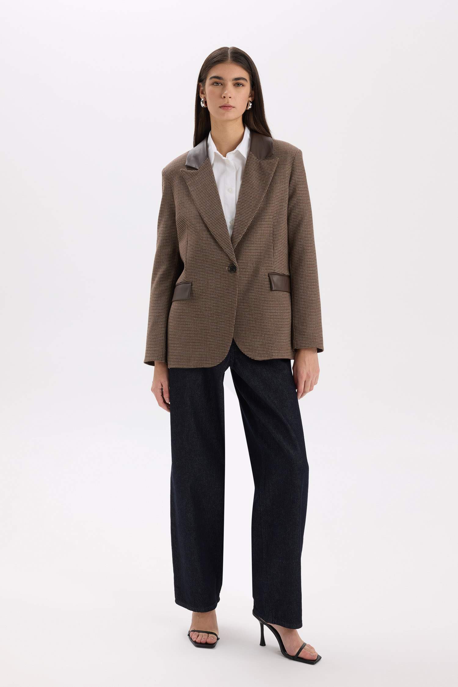 Блейзер оверсайз из искусственной кожи