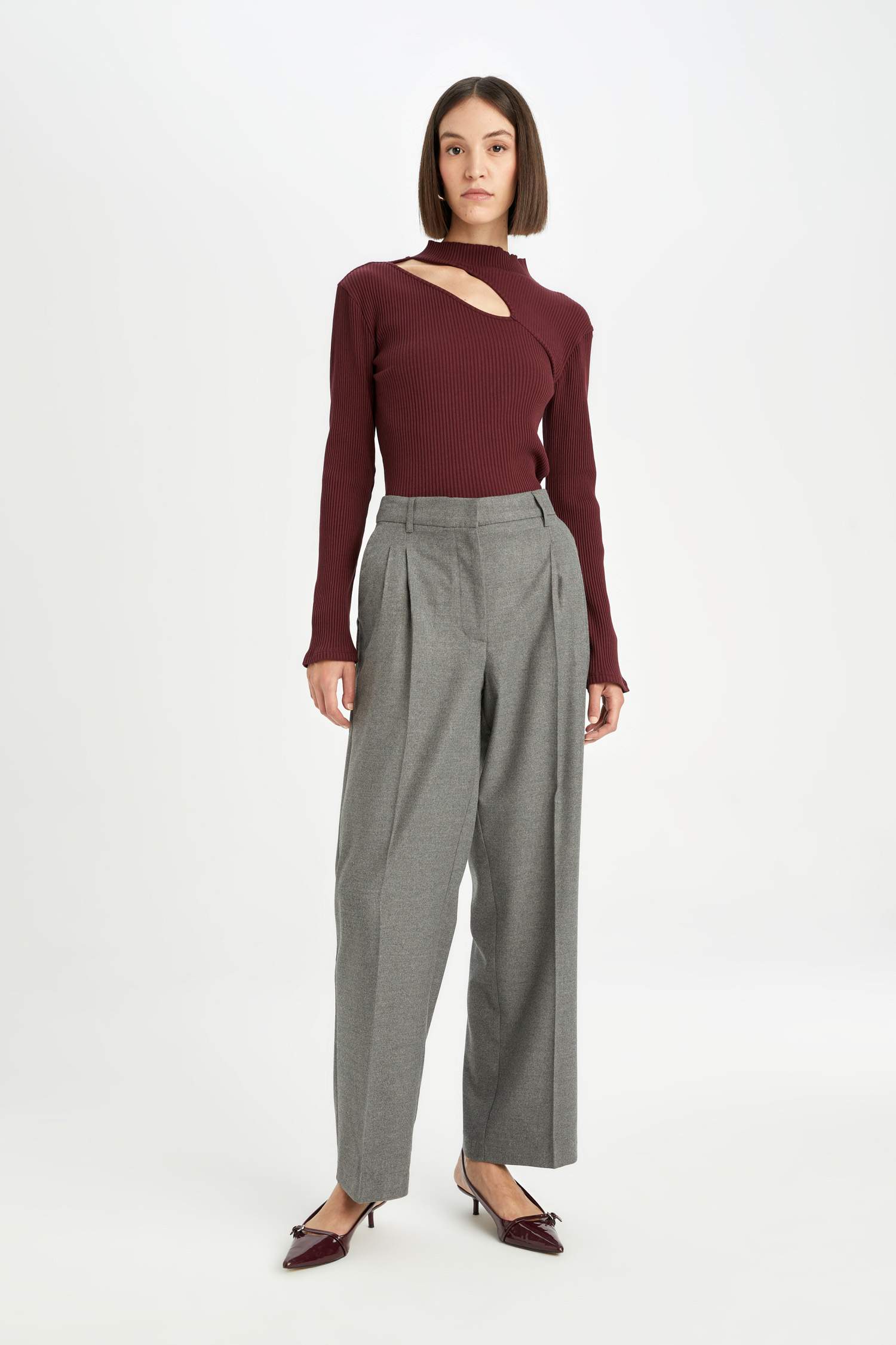 Wide Leg Pocketed High Waist Pleated Classic Trousers