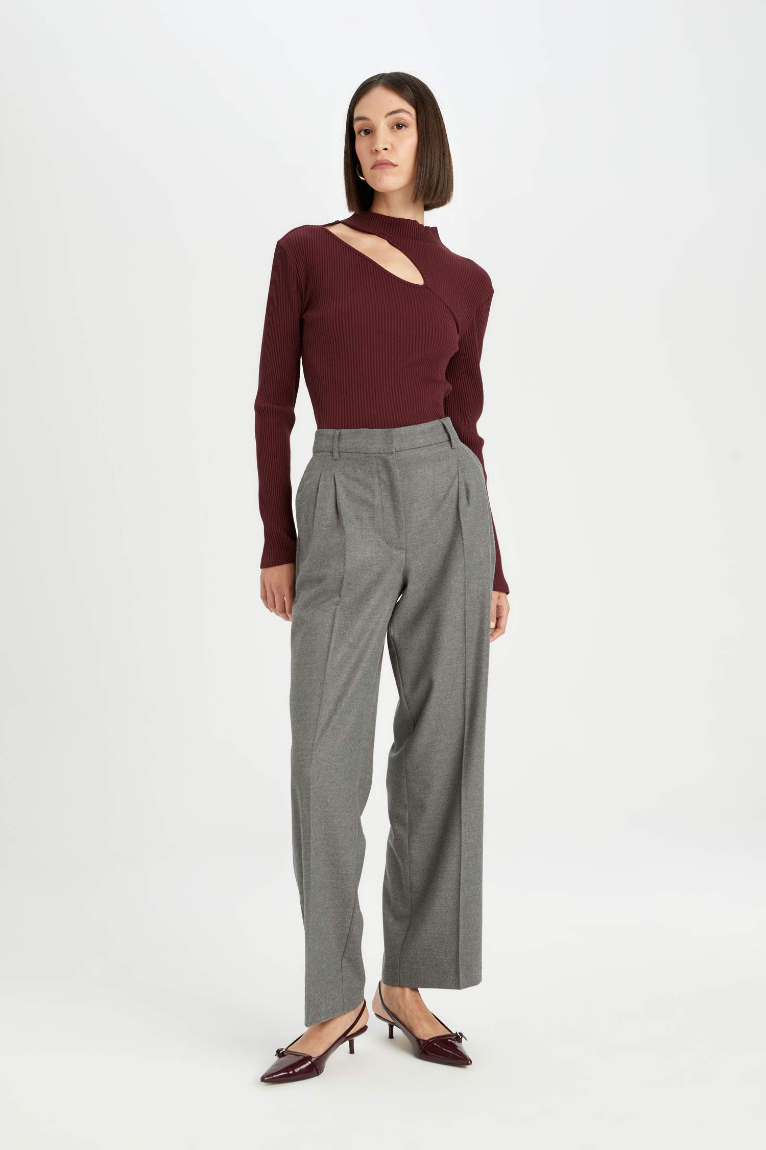 Wide Leg Pocketed High Waist Pleated Classic Trousers