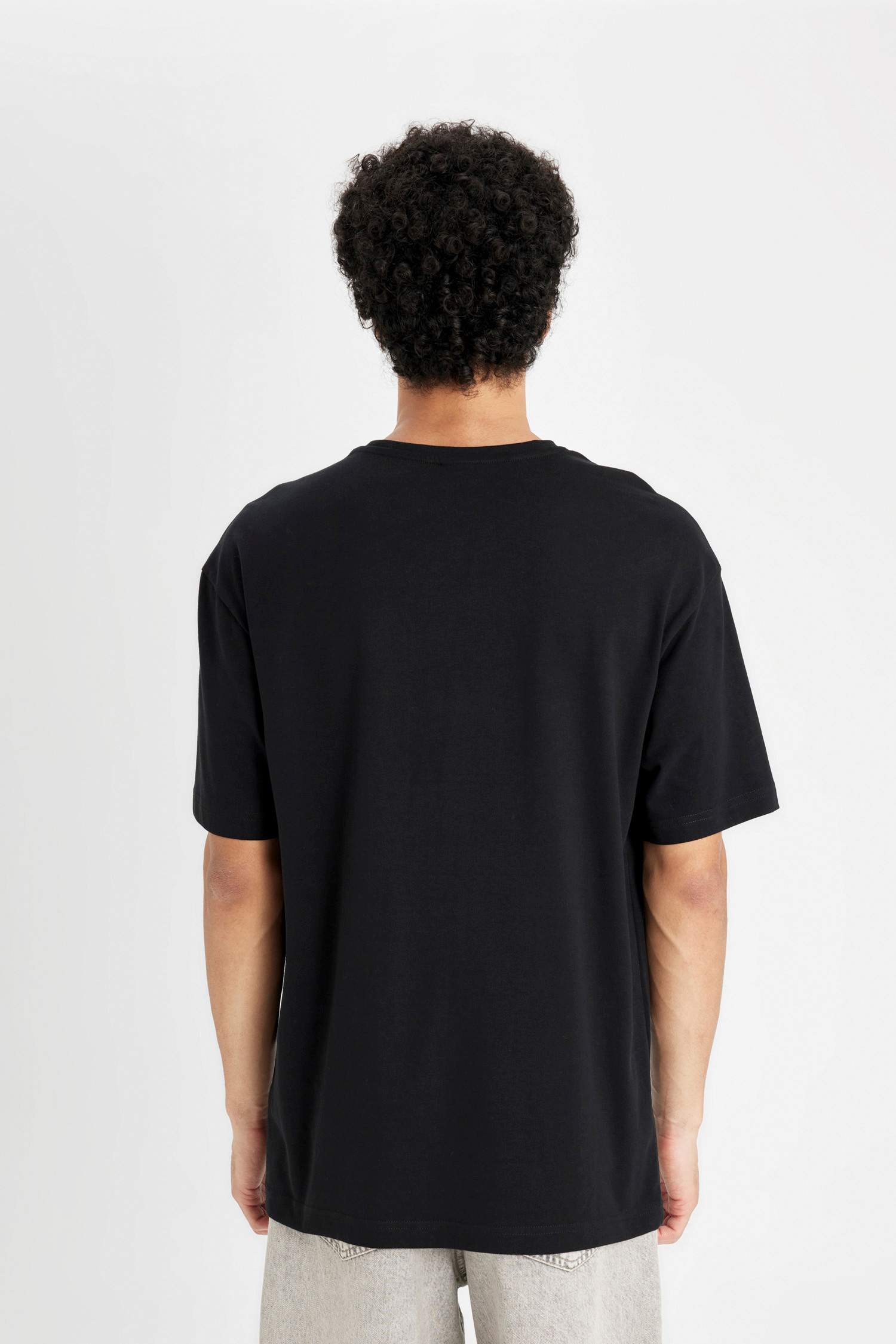 تي شيرت أوفر سايز بياقة مستديرة