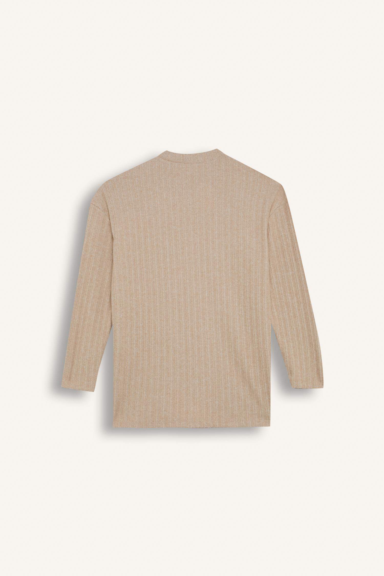 بلوزة طويلة مضلعة قصة مريحة بياخة مستديرة ببطانة ناعمة