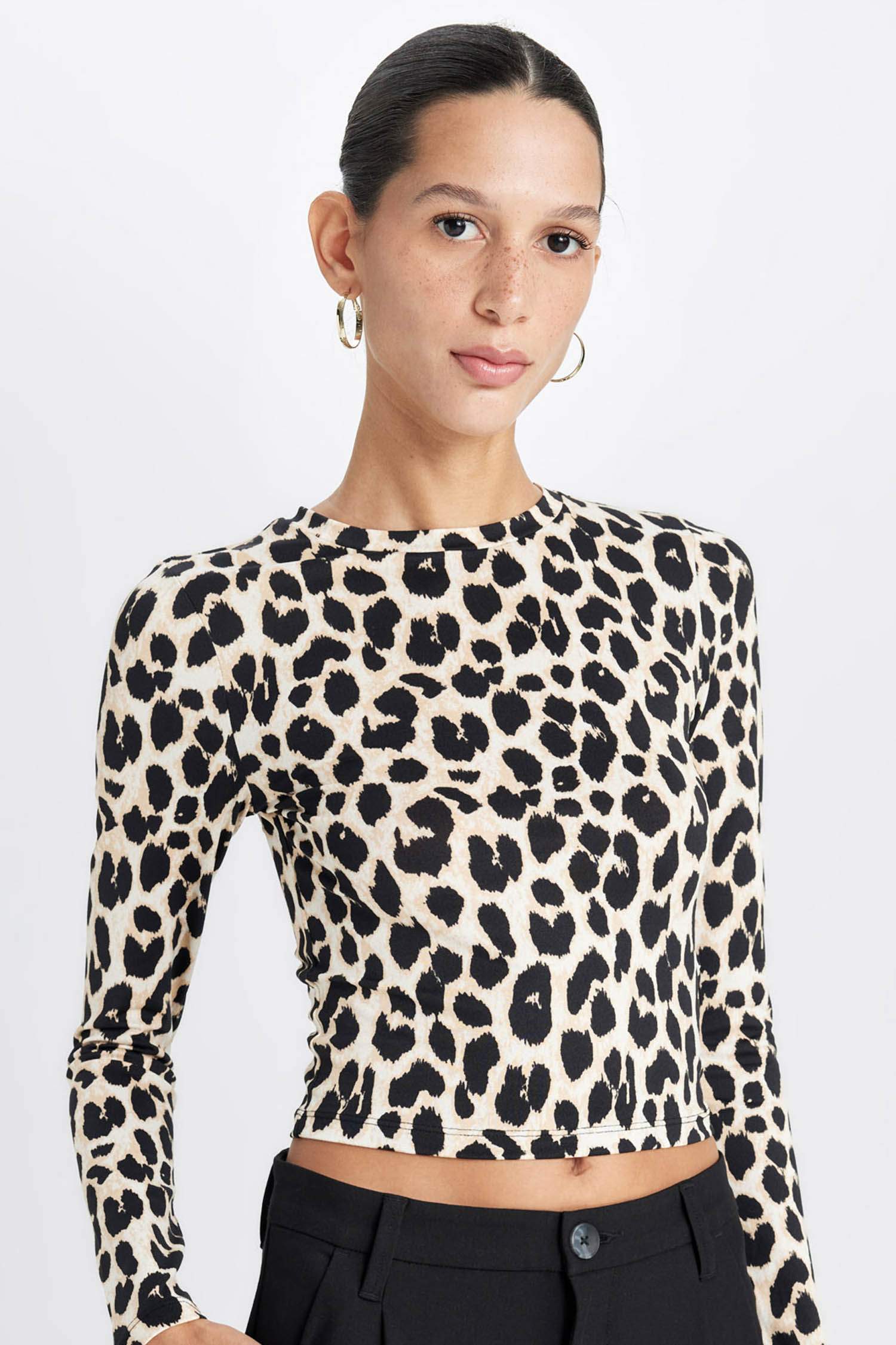 Slim Fit Crew Neck Leopard Crepe Long Sleeve T-Shirt