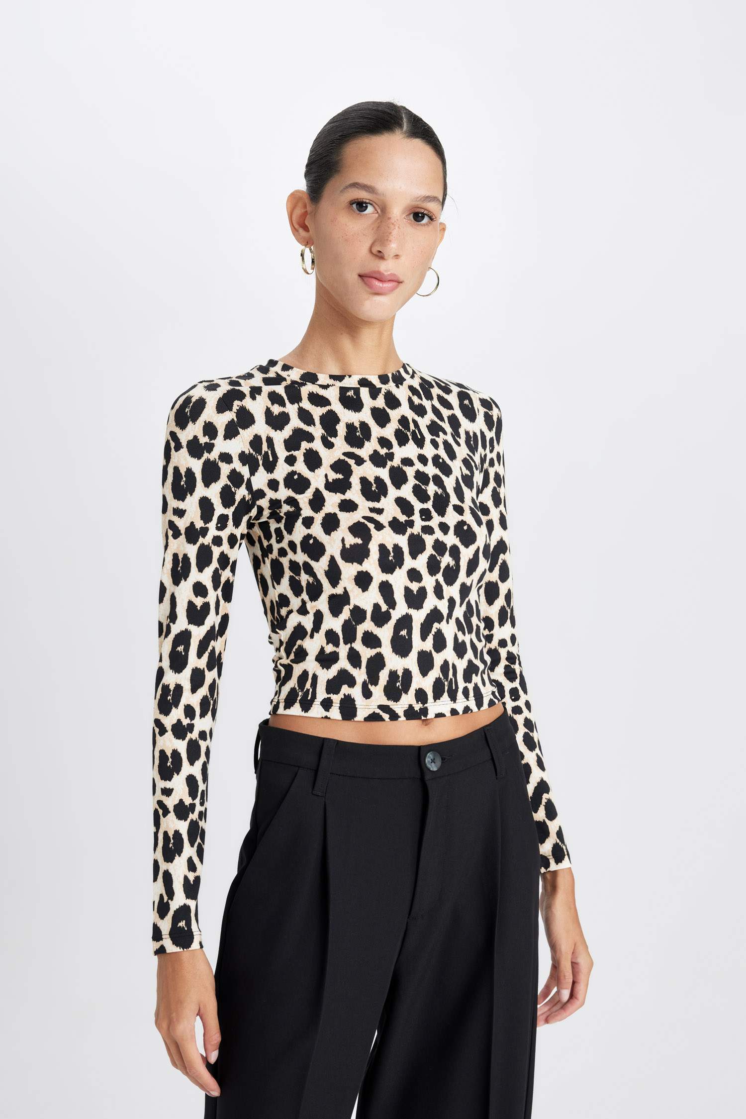 Slim Fit Crew Neck Leopard Crepe Long Sleeve T-Shirt
