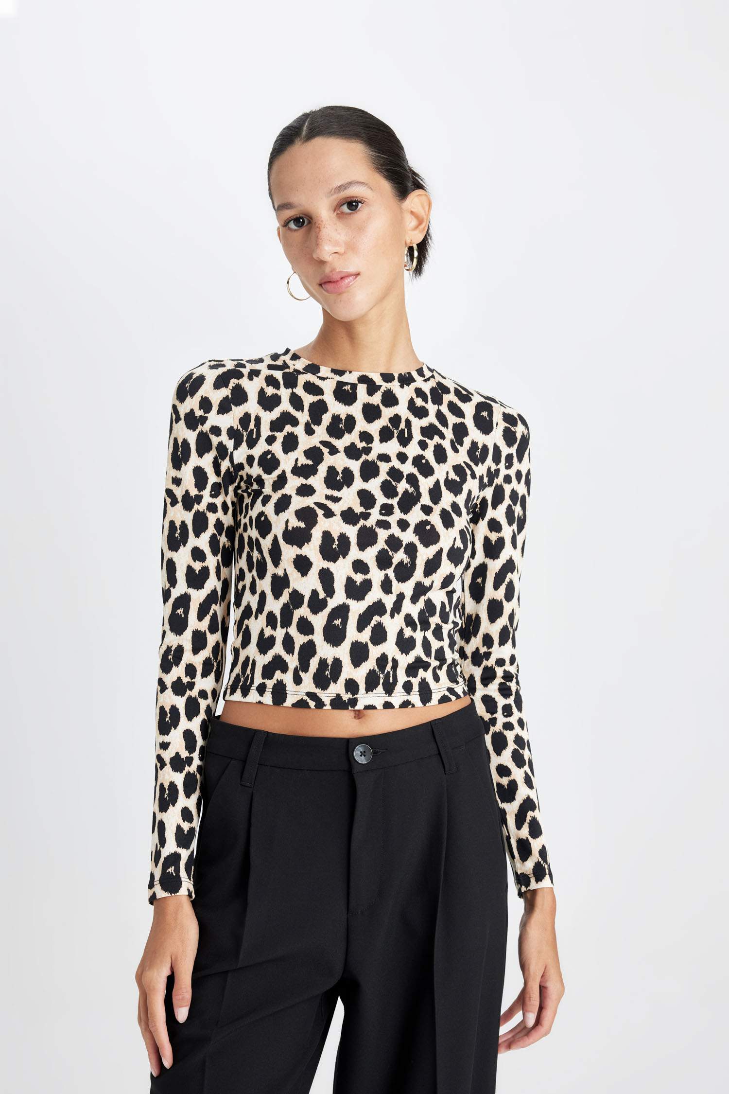 Slim Fit Crew Neck Leopard Crepe Long Sleeve T-Shirt