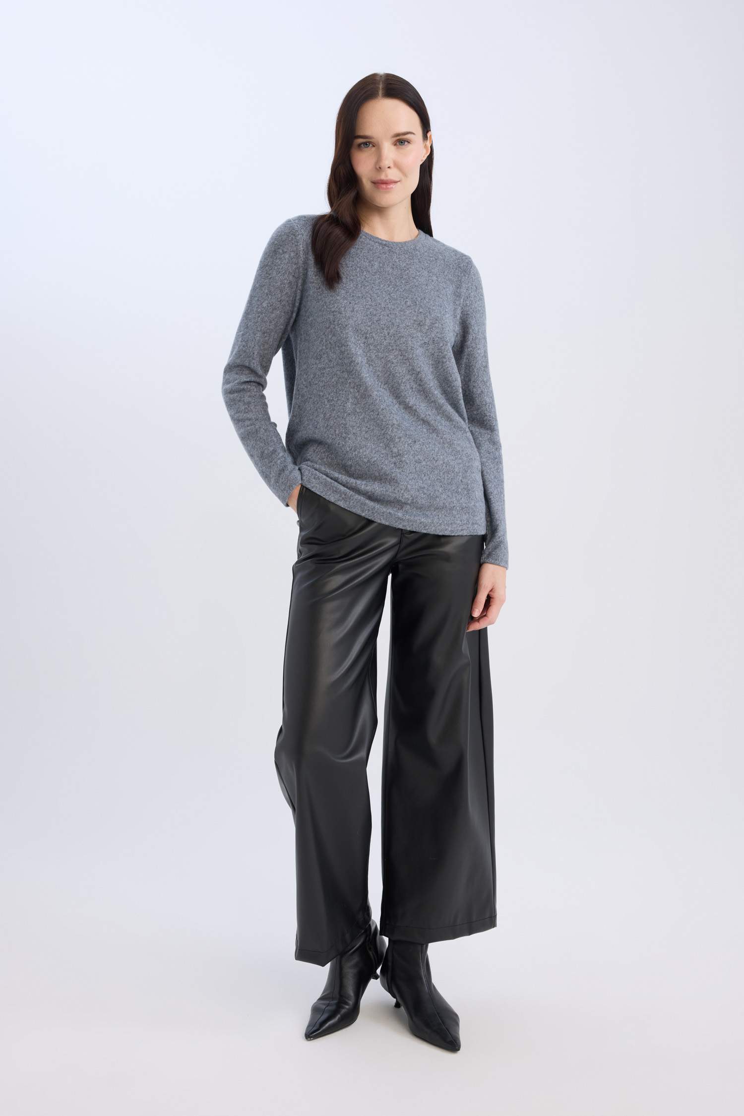 Regular Fit Bisiklet Yaka Casual Basic Düz Uzun Kollu Tişört